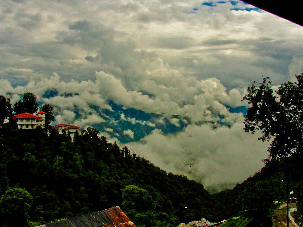 1024x768 Sun Kissed Mountains Destination Kanatal