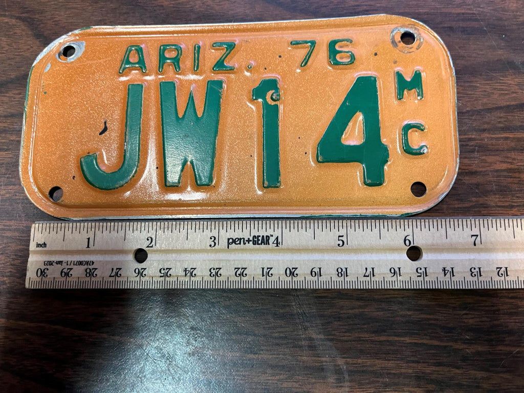 1024x768 VTG 1976 State of Arizona Motorcycle License Plate JW14 Original
