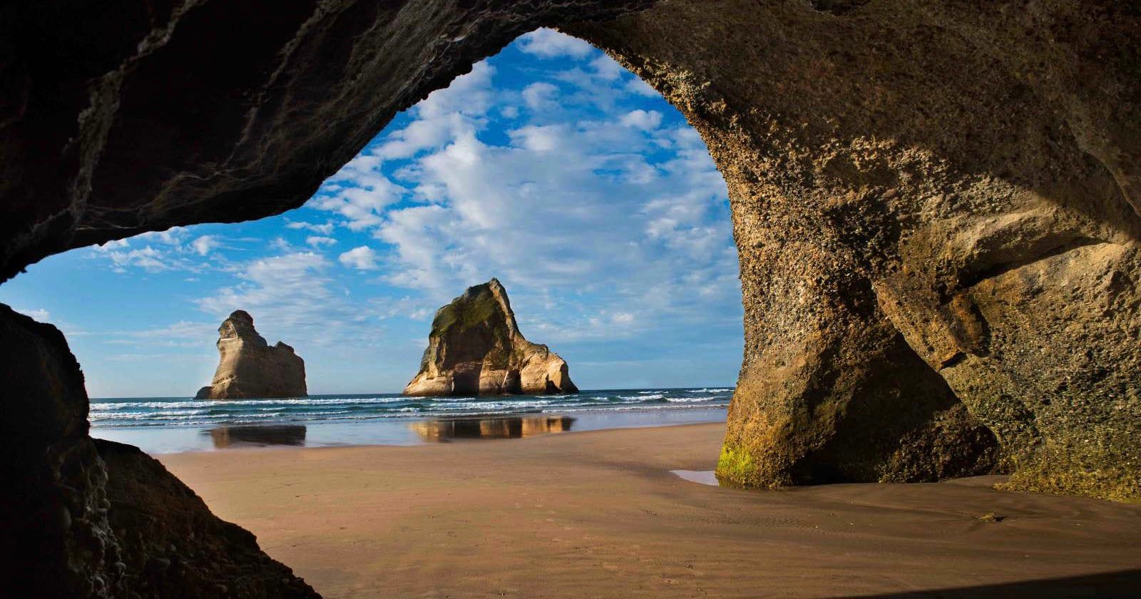 1600x840 The Windows 10 Lock Screen Photo is Becoming a Travel Destination