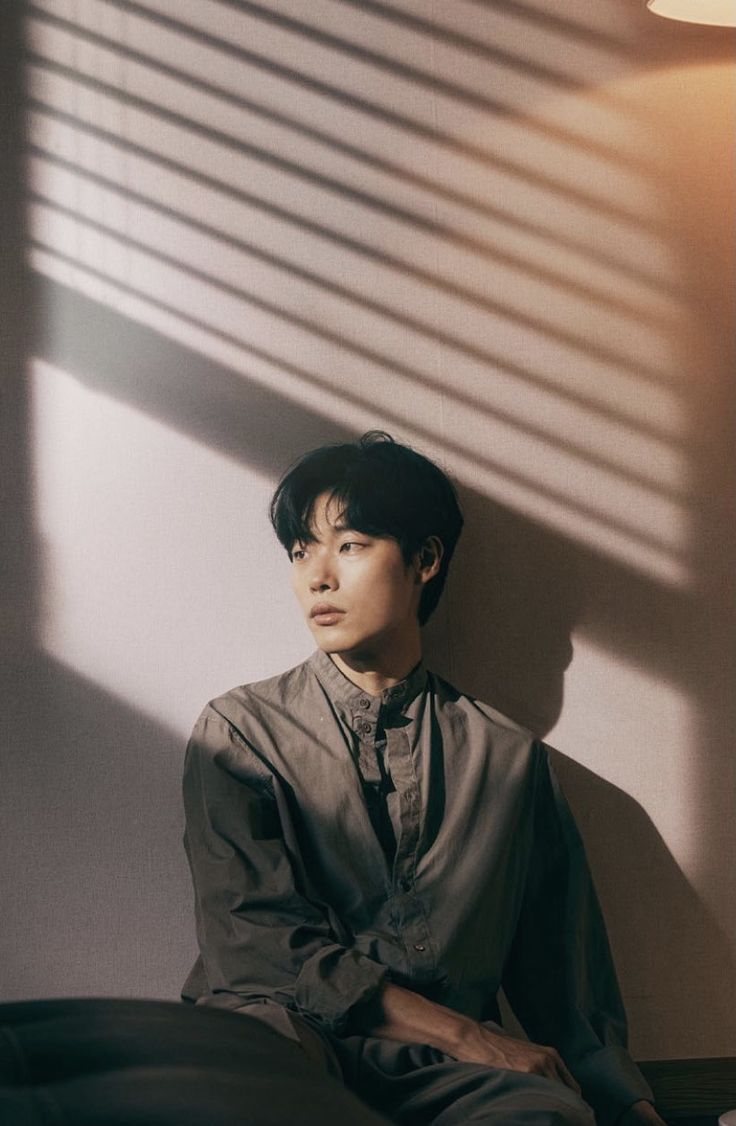 736x1126 Kdrama men wallpaper. Ryeoun wallpaper, Reply 1988 ryu jun yeol, Ryu junyeol