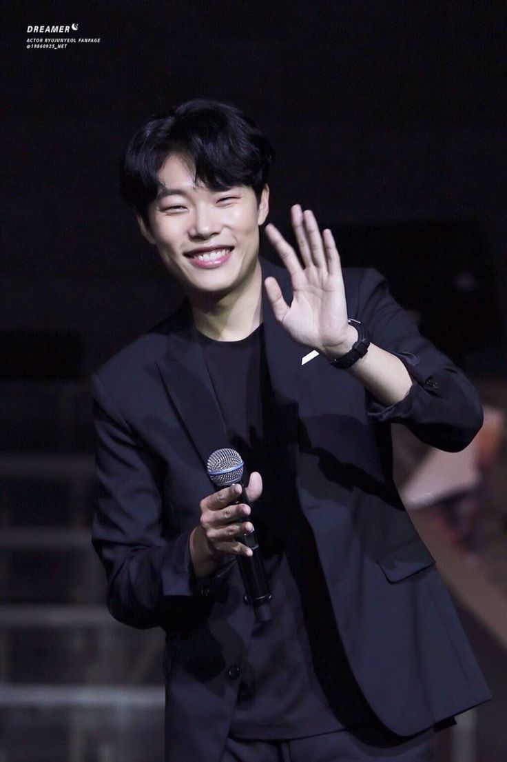 736x1105 Ryu Jun Yoel Aww i love his Smile
