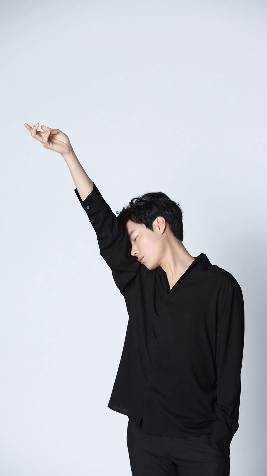 1053x1872 Ryu Jun Yeol Wallpaper