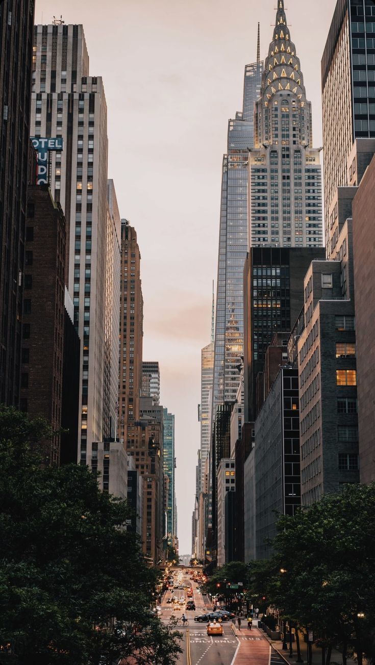 735x1304 City View. Pemandangan Kota. Big city background hd, New york building wallpaper, New york