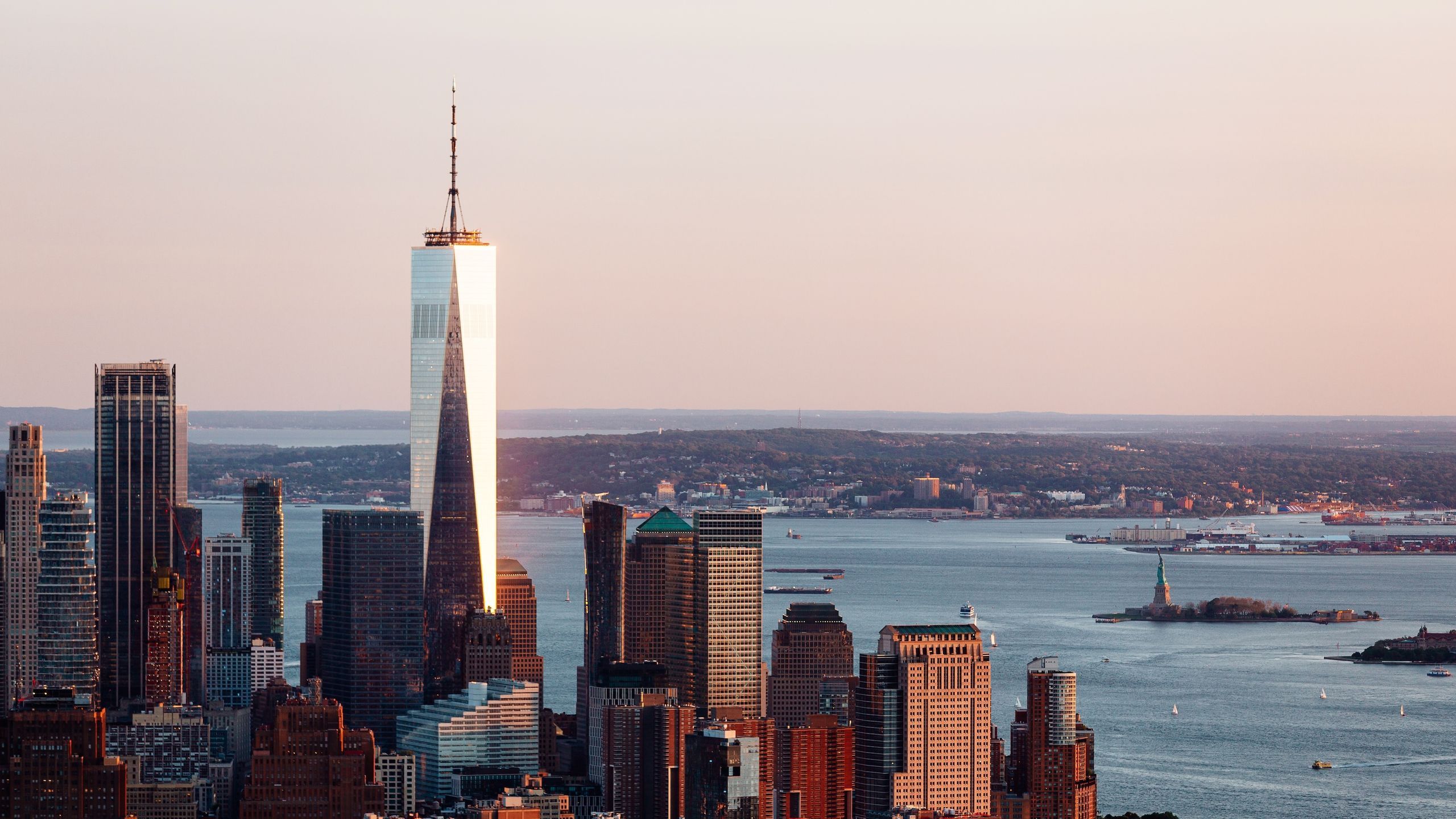 2560x1440 The Iconic New York Skyline: 18 Buildings You Must Visit Where You're in the Big Apple. AD Middle East