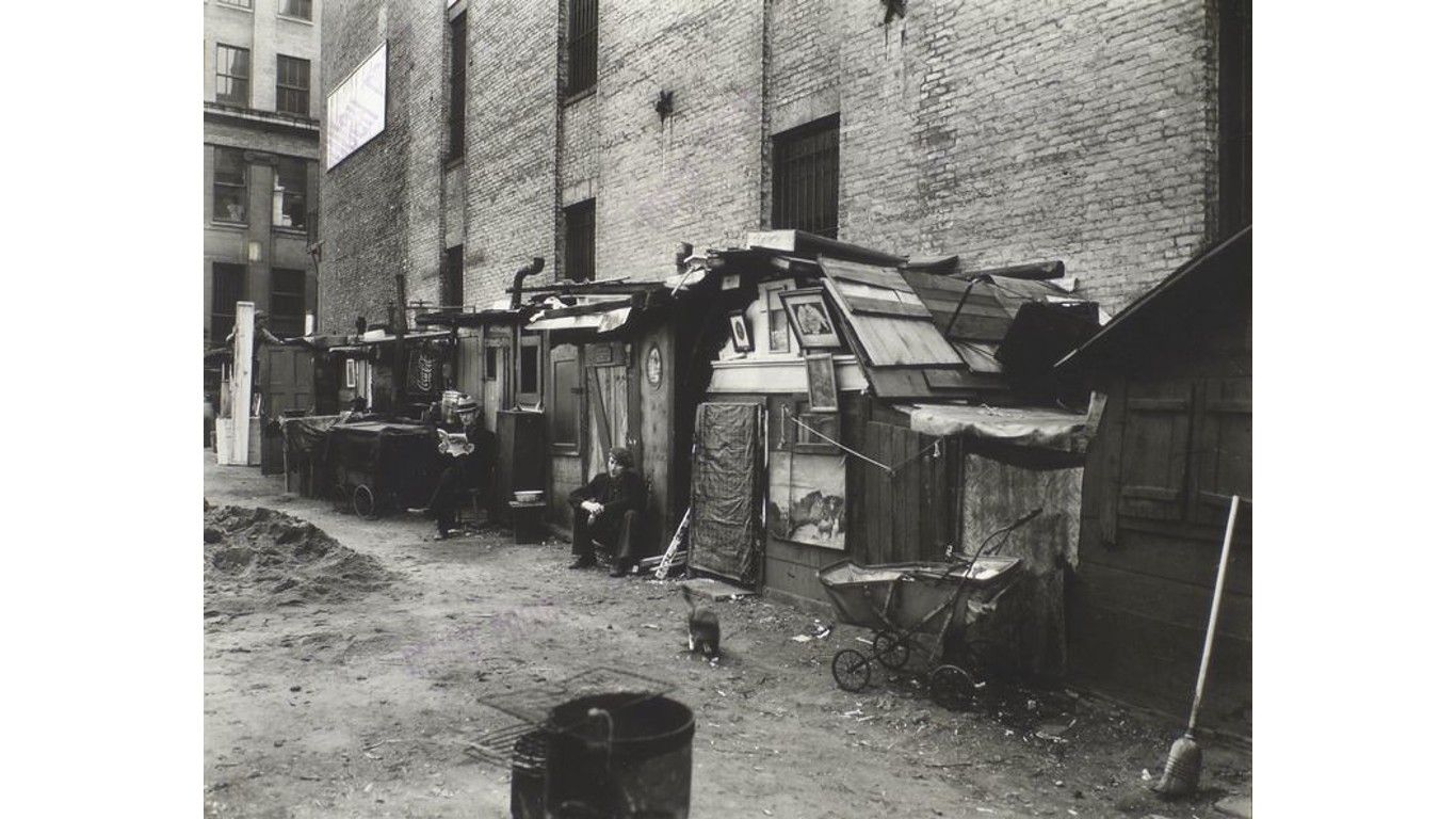 1366x768 Haunting Photo That Capture The Struggles Of The Great Depression 7 Wall St