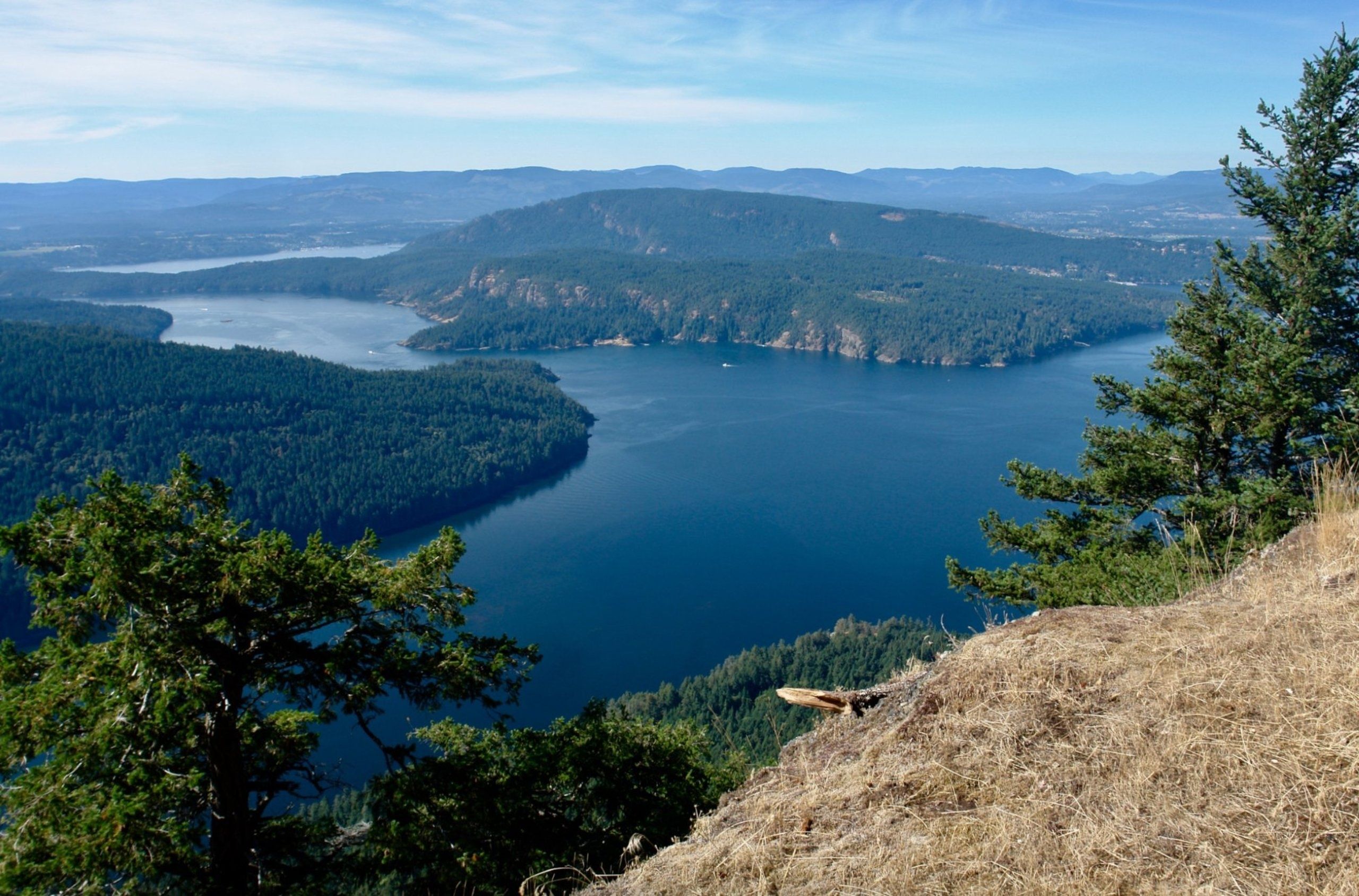2560x1688 Salt Spring Island (Canada) Wallpaper
