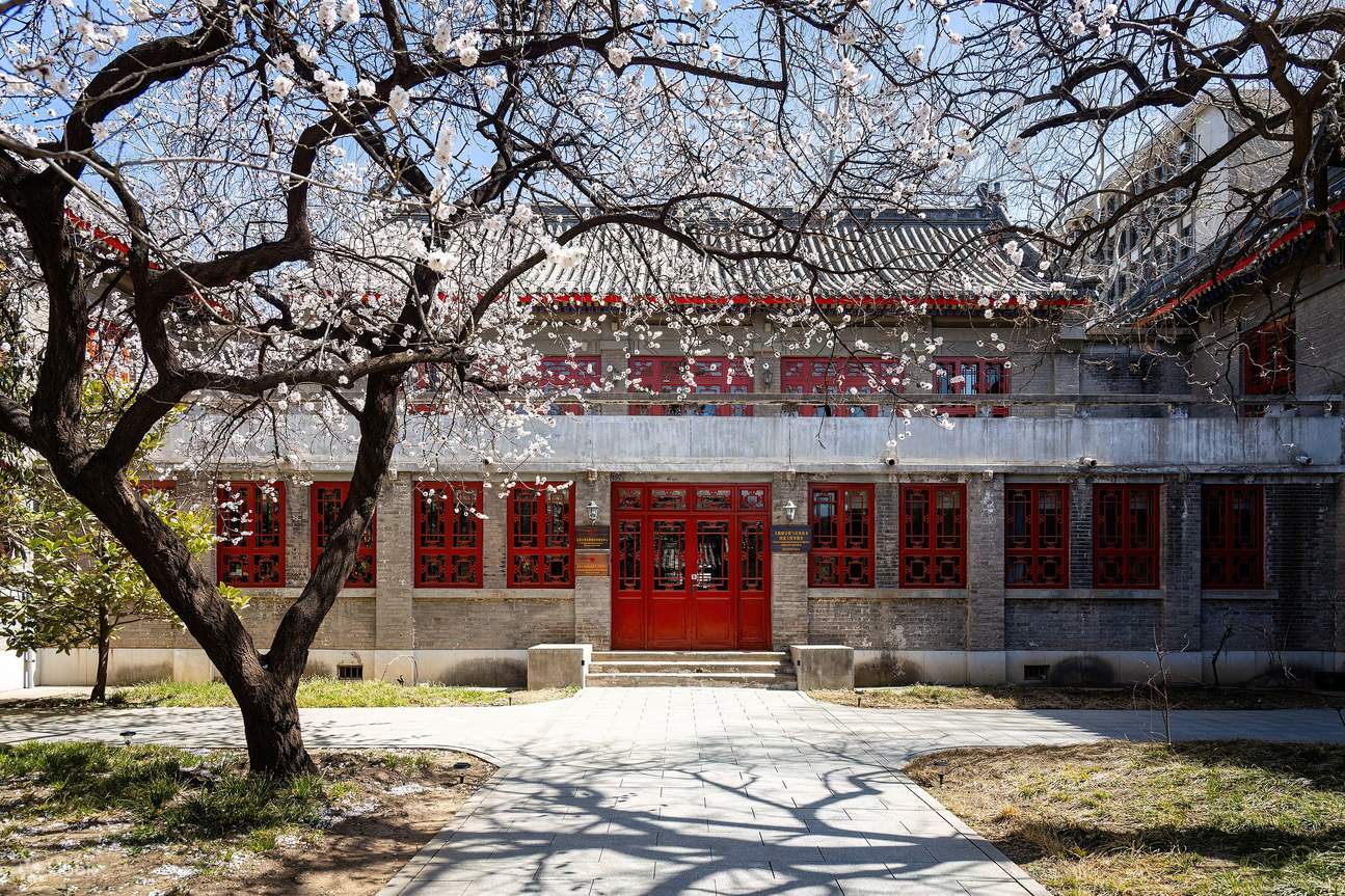 1295x863 One Day Tour Of Peking University (dreaming Of Peking University + Visiting Famous Schools) Exploring The Unknown. Inspiring Wisdom. Stimulating The Spark Of Awakening