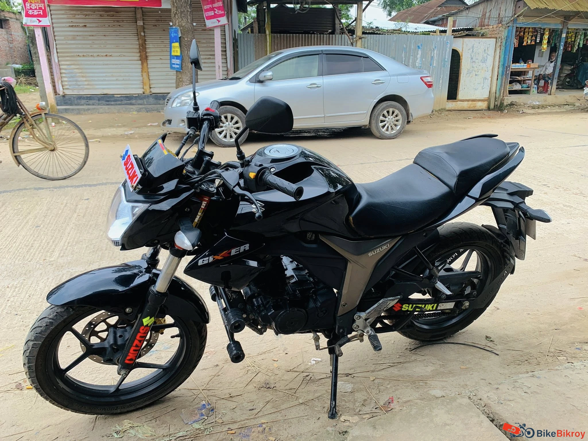 2048x1536 Suzuki Gixxer Monoton Black