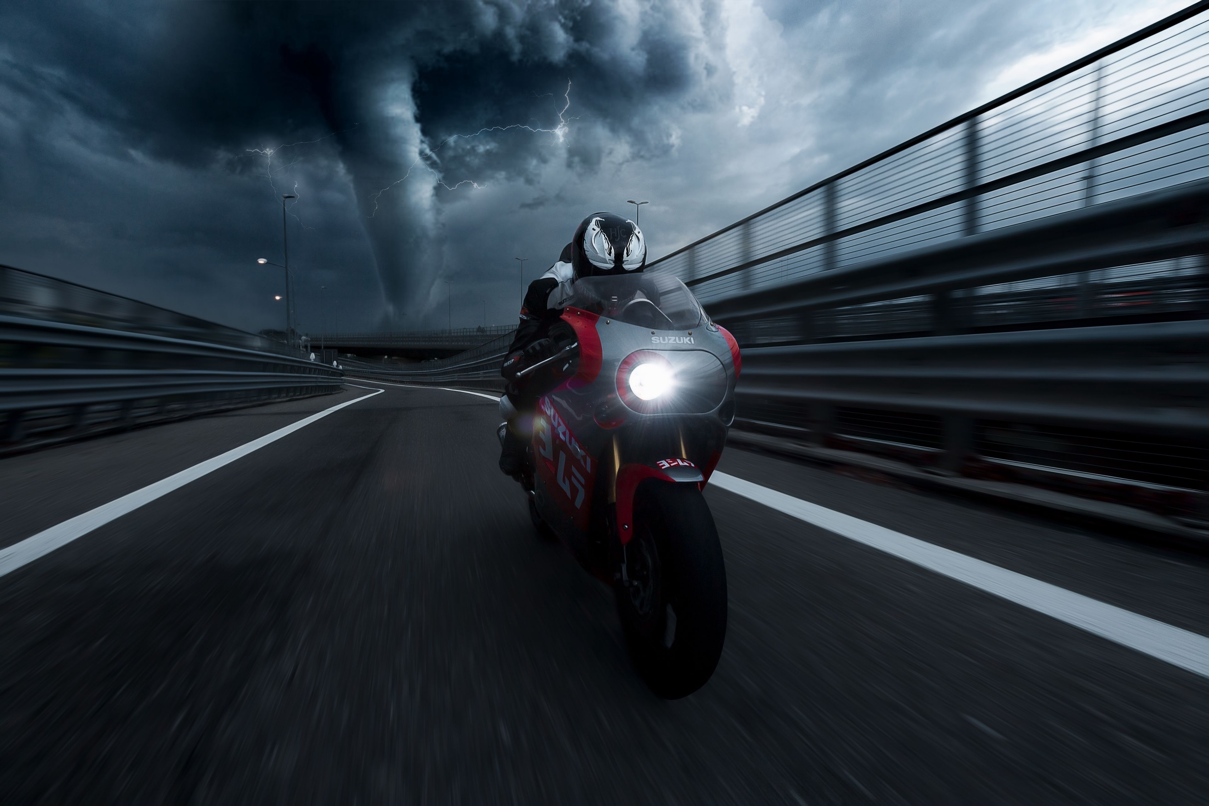 3840x2560 Wallpaper Red and Black Sports Bike on Road During Night Time, Background Free Image