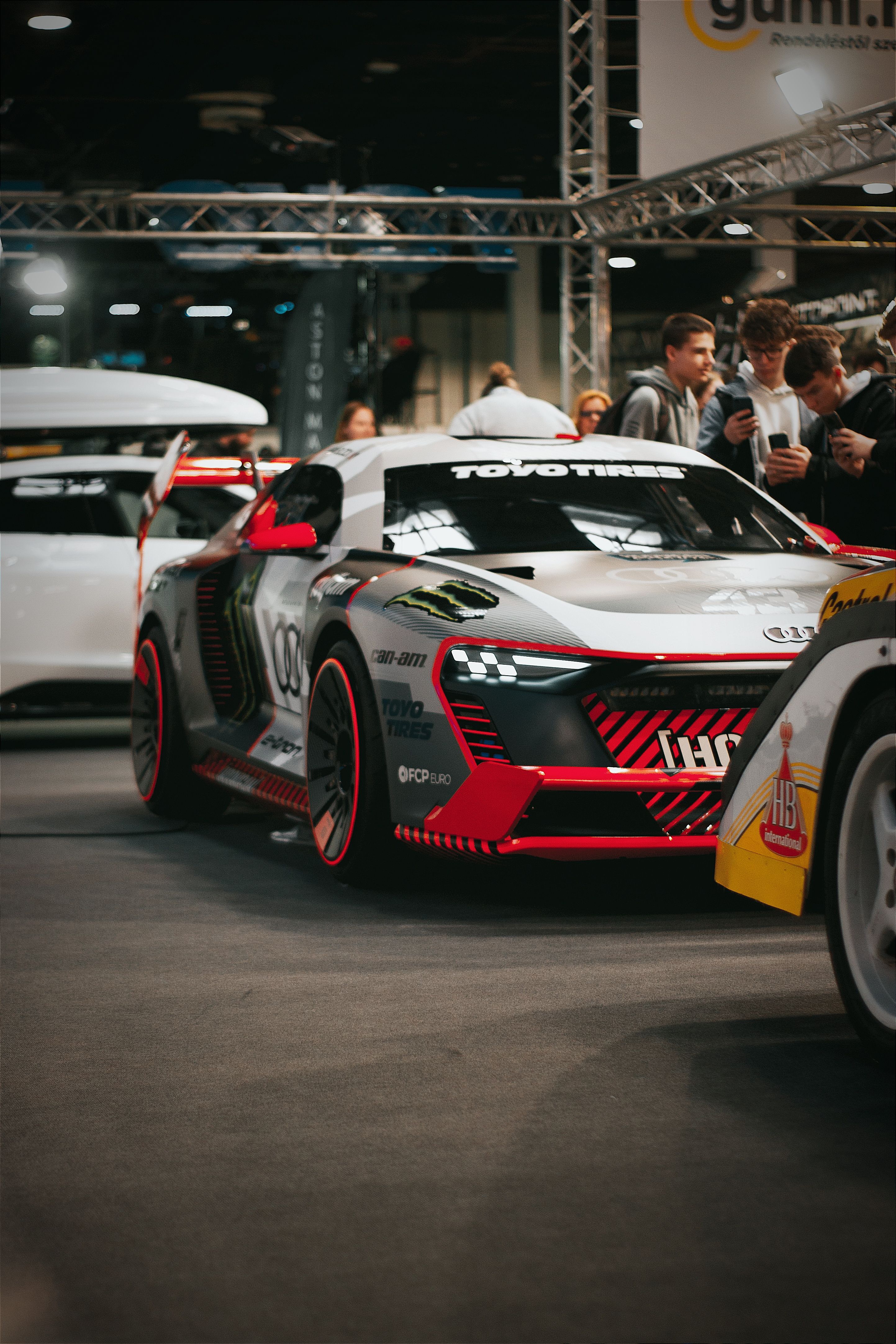 2886x4329 Audi R8 LMS · Free