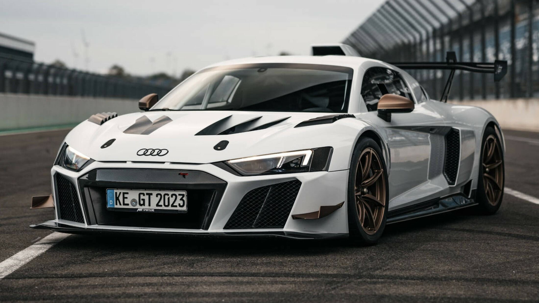 2200x1238 ABT Turns Audi R8 Into A GT2 Racecar With Number Plates