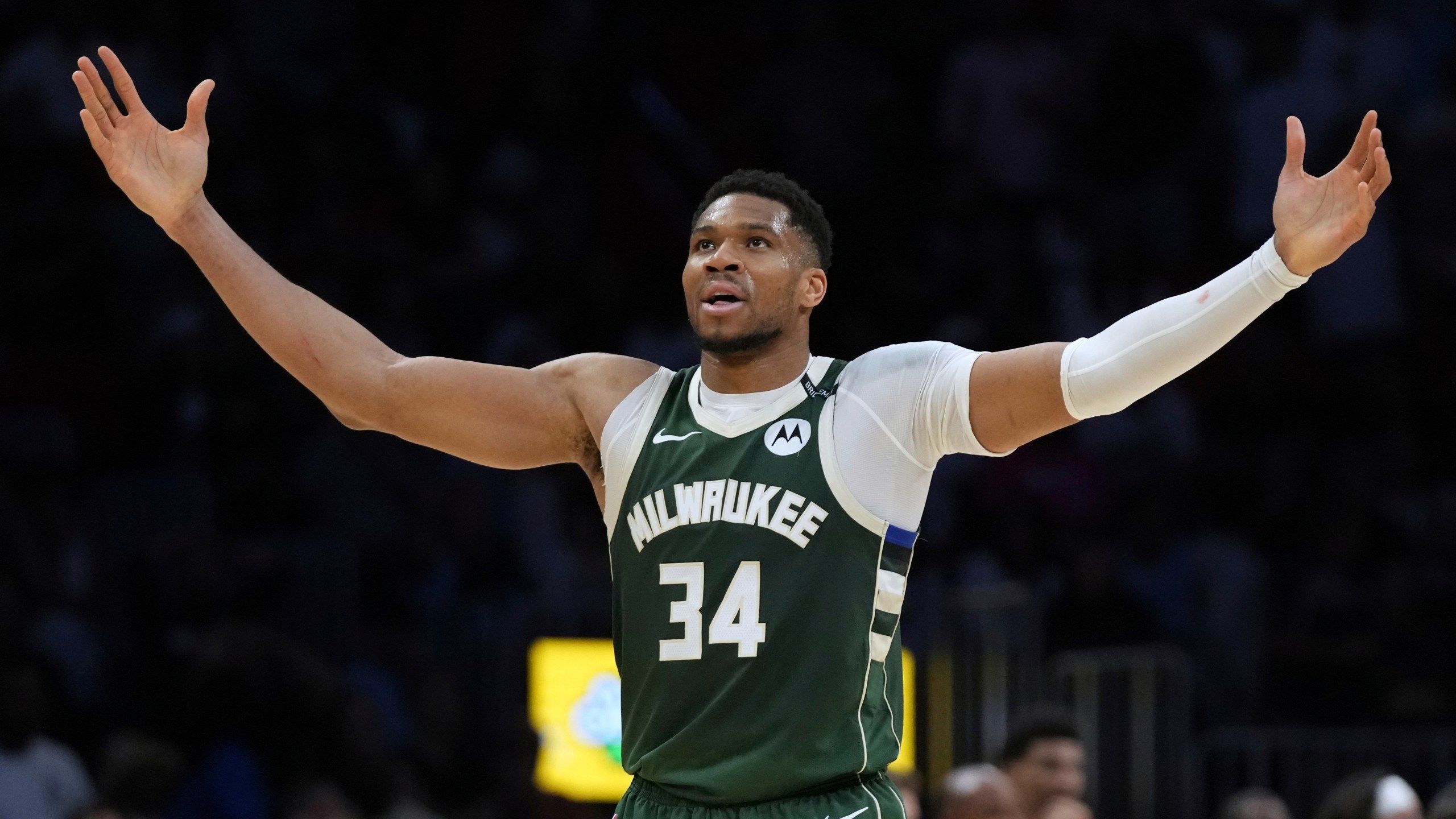 2560x1440 Bucks' Giannis Antetokounmpo feeling grateful that he's healthy for the postseason this time around