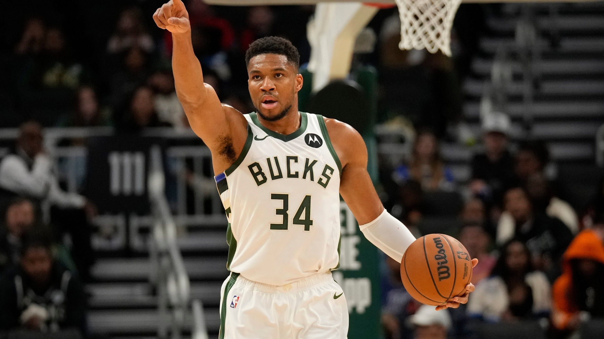 2560x1440 Giannis Antetokounmpo: 'I'm Not There Yet' In His Quest To Be Among The All Time Greats