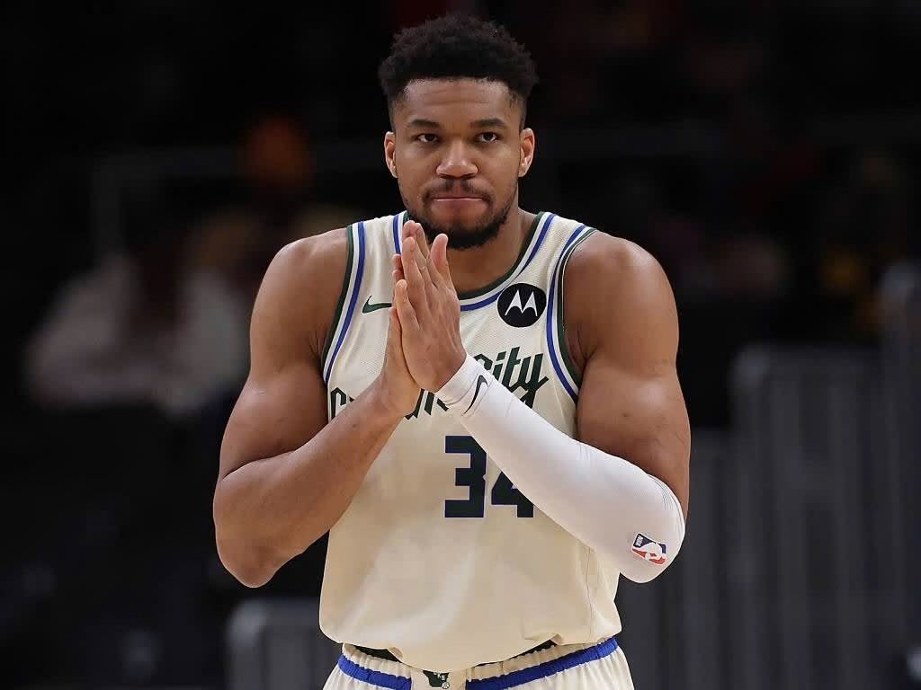 1024x768 Giannis Antetokounmpo: Tumultuous Legacy Leaving