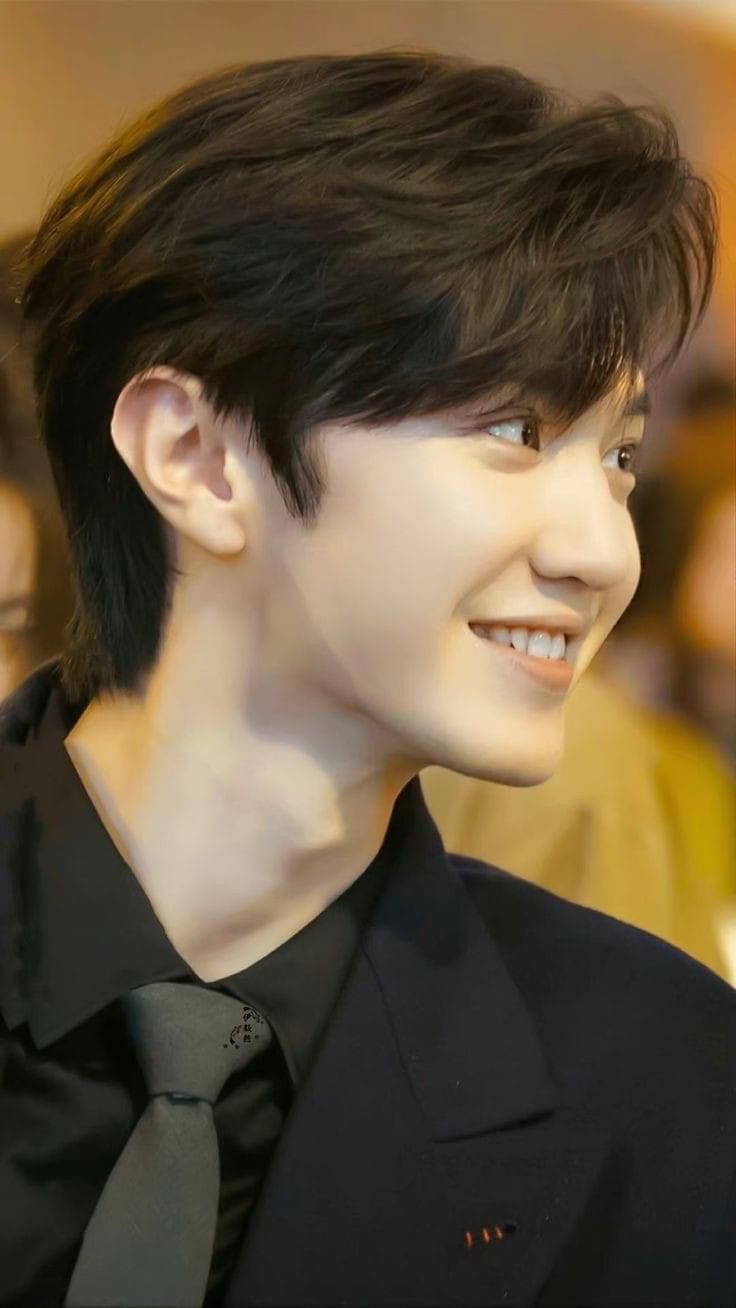 736x1308 Chen zheyuan ♡ ideas. chen zhe yuan wallpaper, duan jiaxu hidden love wallpaper, chen zhe yuan aesthetic