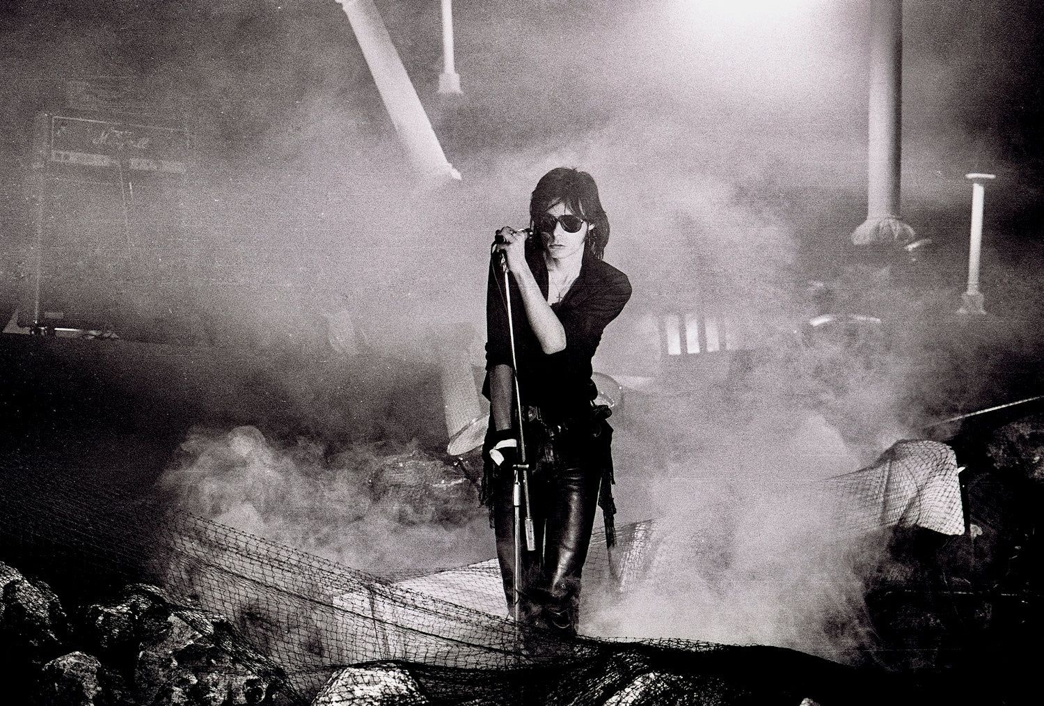 1500x1014 Andrew Eldritch of Sisters of Mercy in the Body & Soul video