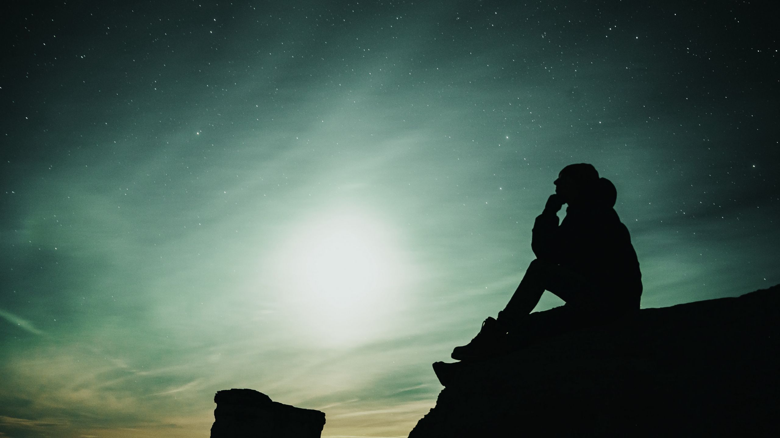2560x1440 Download wallpaper 2560x1440 lonely, loneliness, sad, silhouette widescreen 16:9 HD background