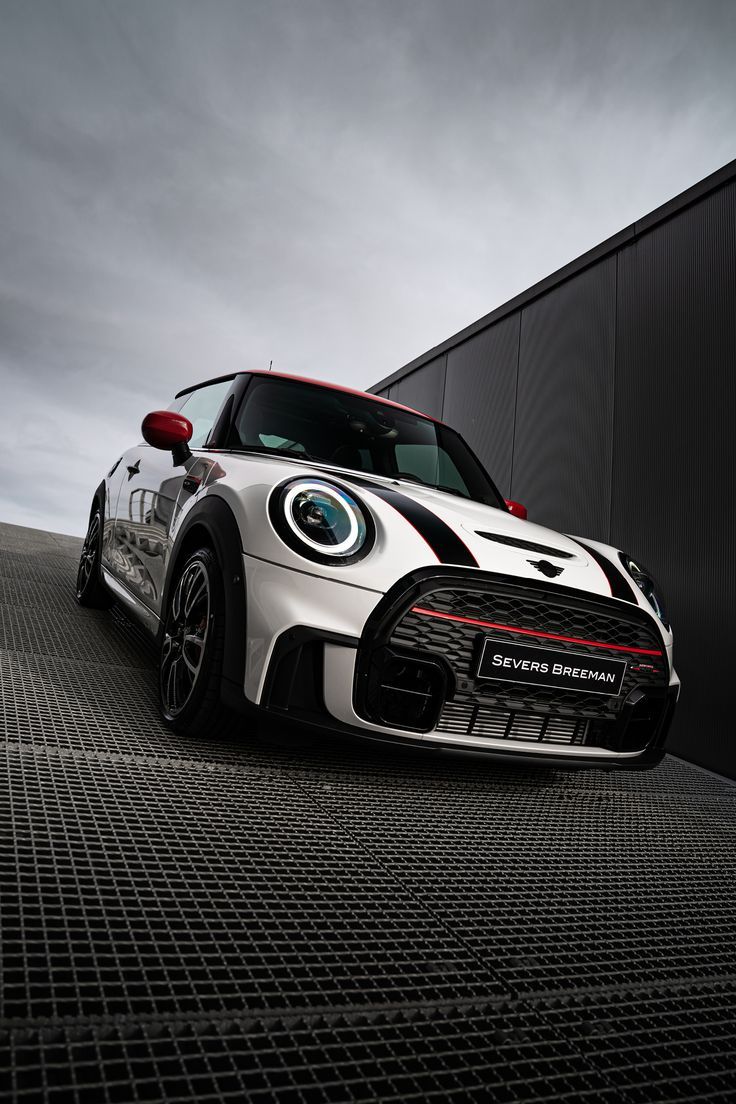 736x1104 MINI JCW Wallpaper