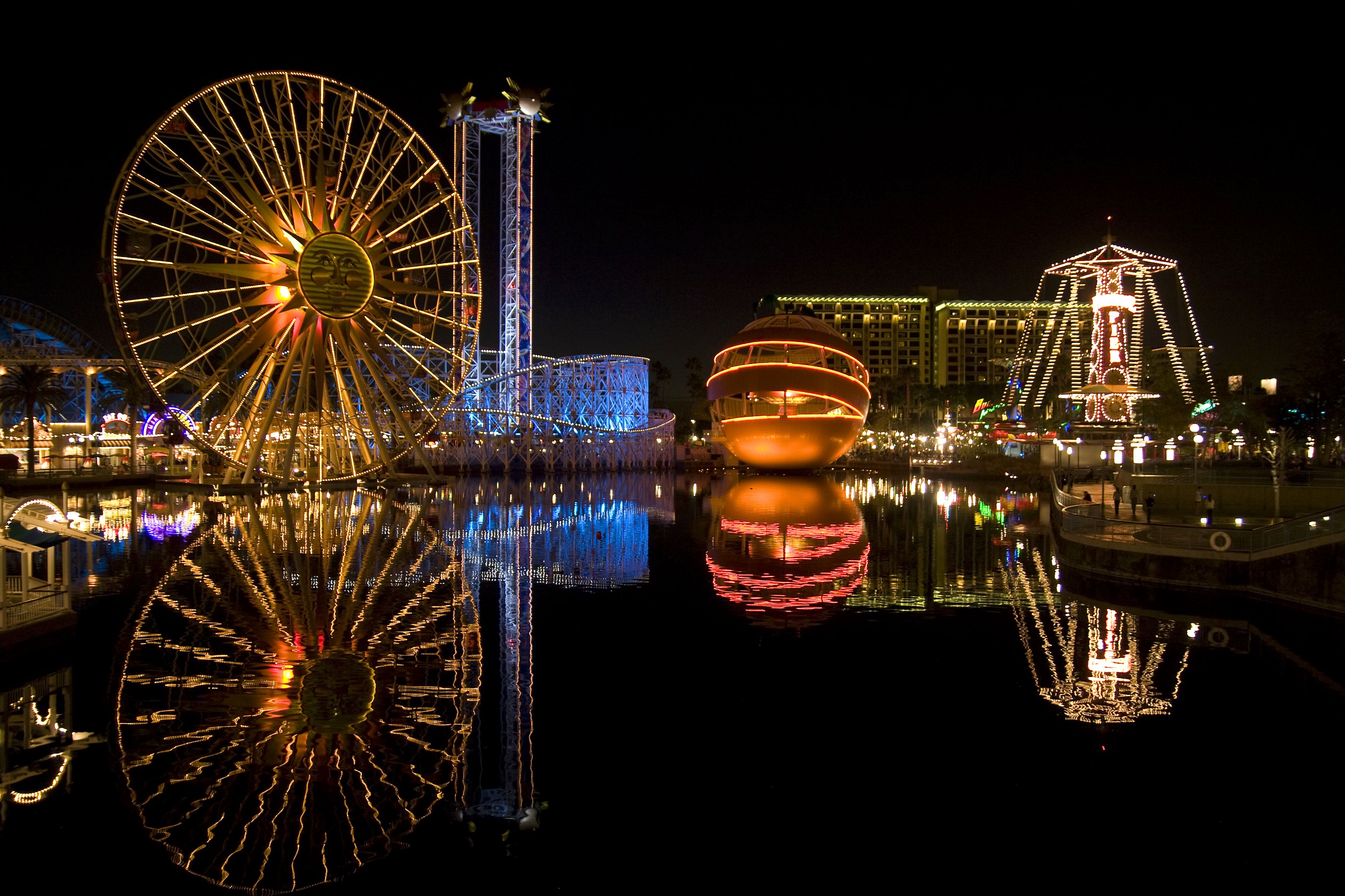 3504x2336 Disney's California