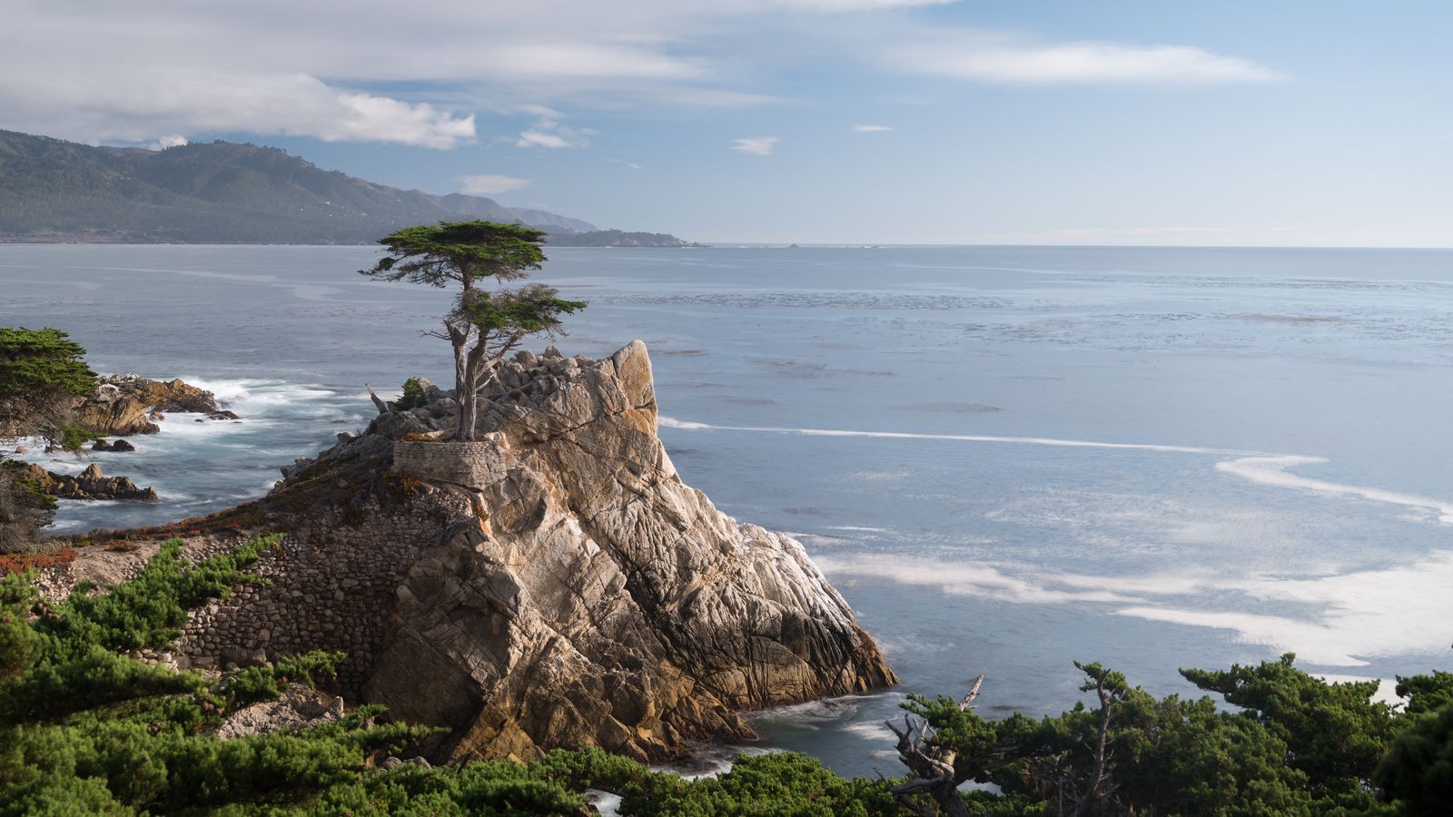 1600x900 macOS Monterey Wallpaper Club