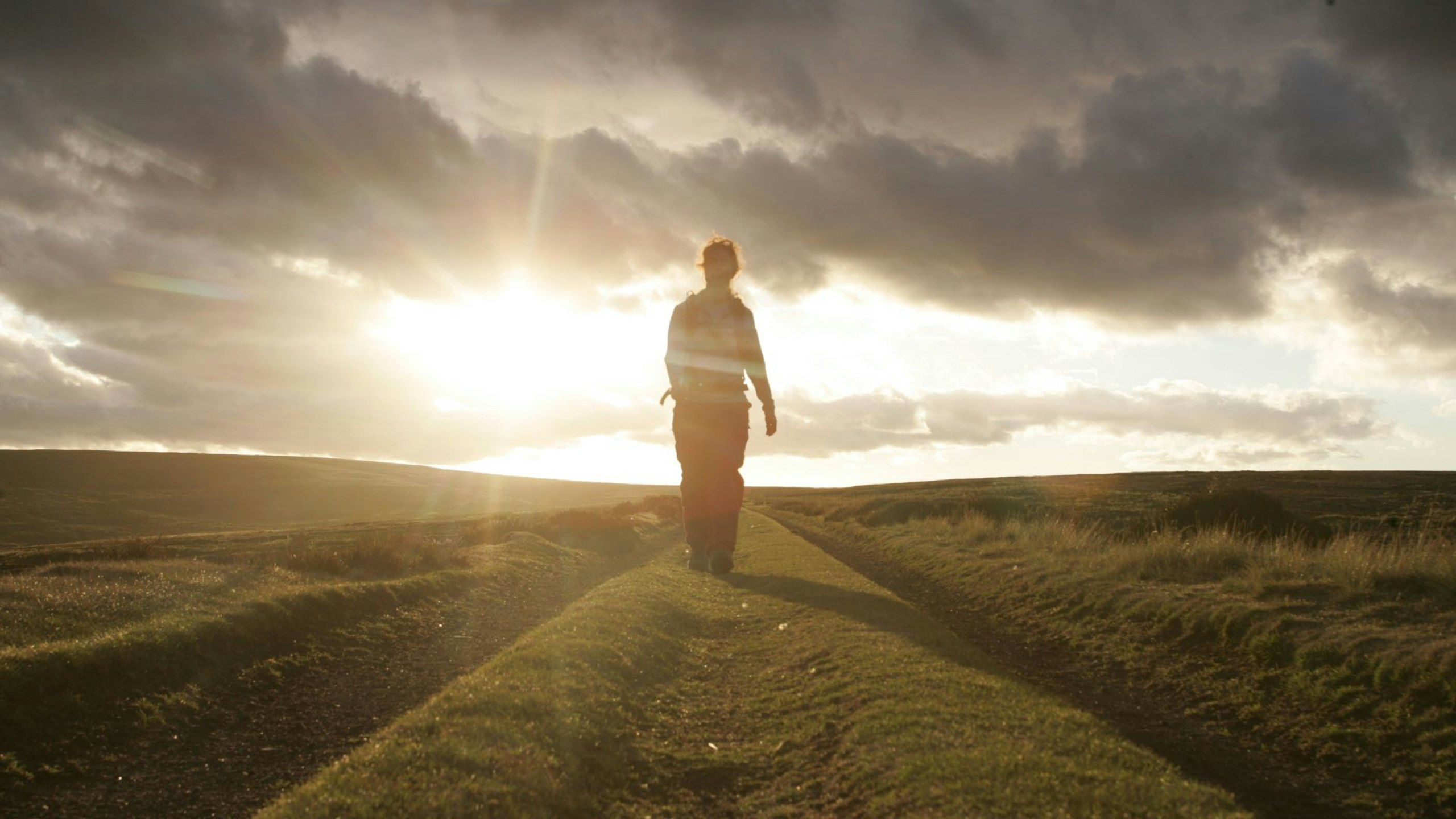 2560x1440 Lyke Wake Walk: Hiking England's Forgotten 40 Mile Challenge