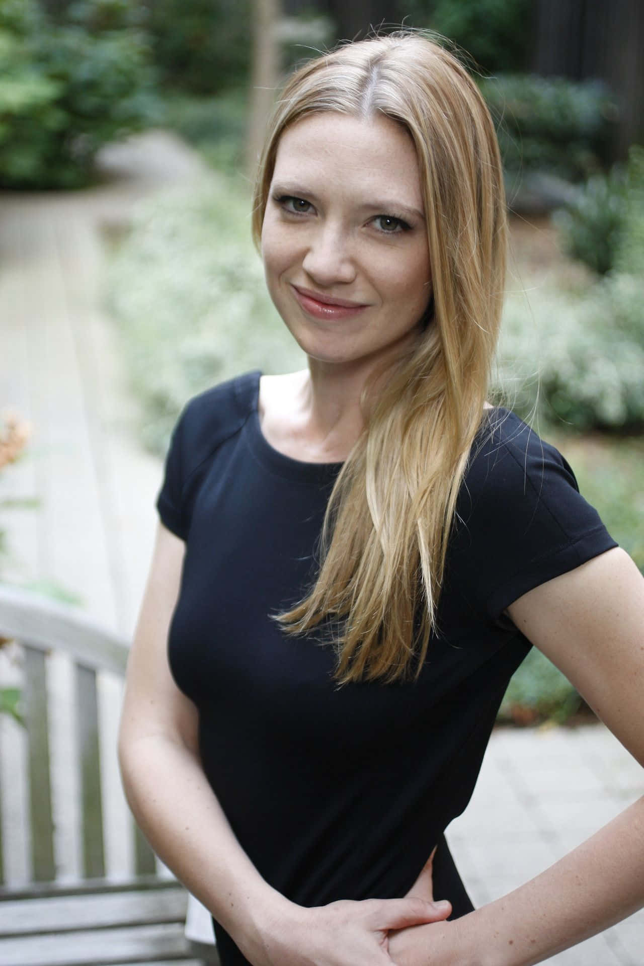 1280x1920 Download Caption: Australian Actress Anna Torv Posing for a Photohoot Wallpaper