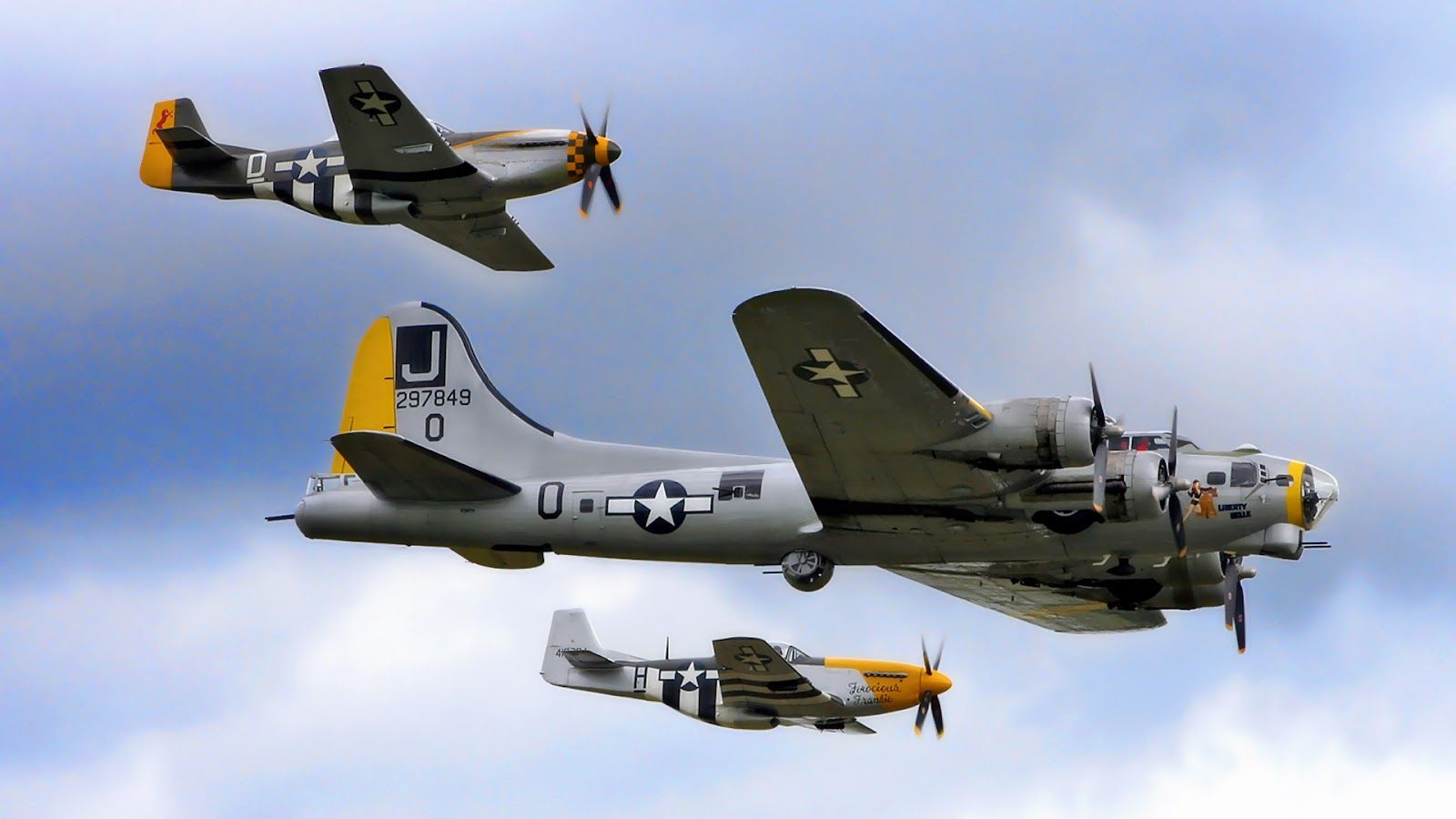 1600x900 B 17 Flying Fortress