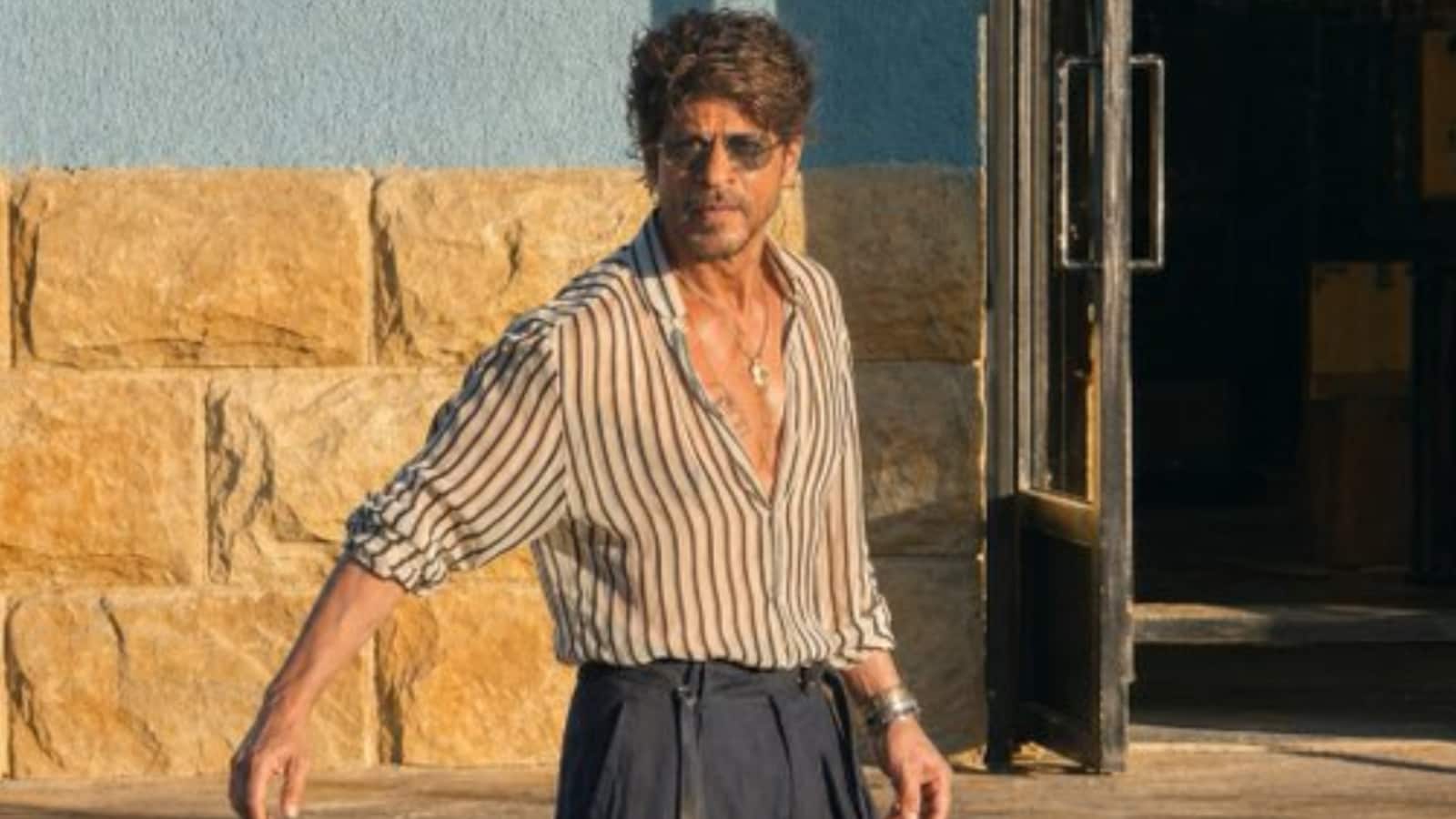1600x900 Shah Rukh Khan Ditches Salt And Pepper Look For King; New Dark Haired Avatar From South Africa Sets Goes Viral
