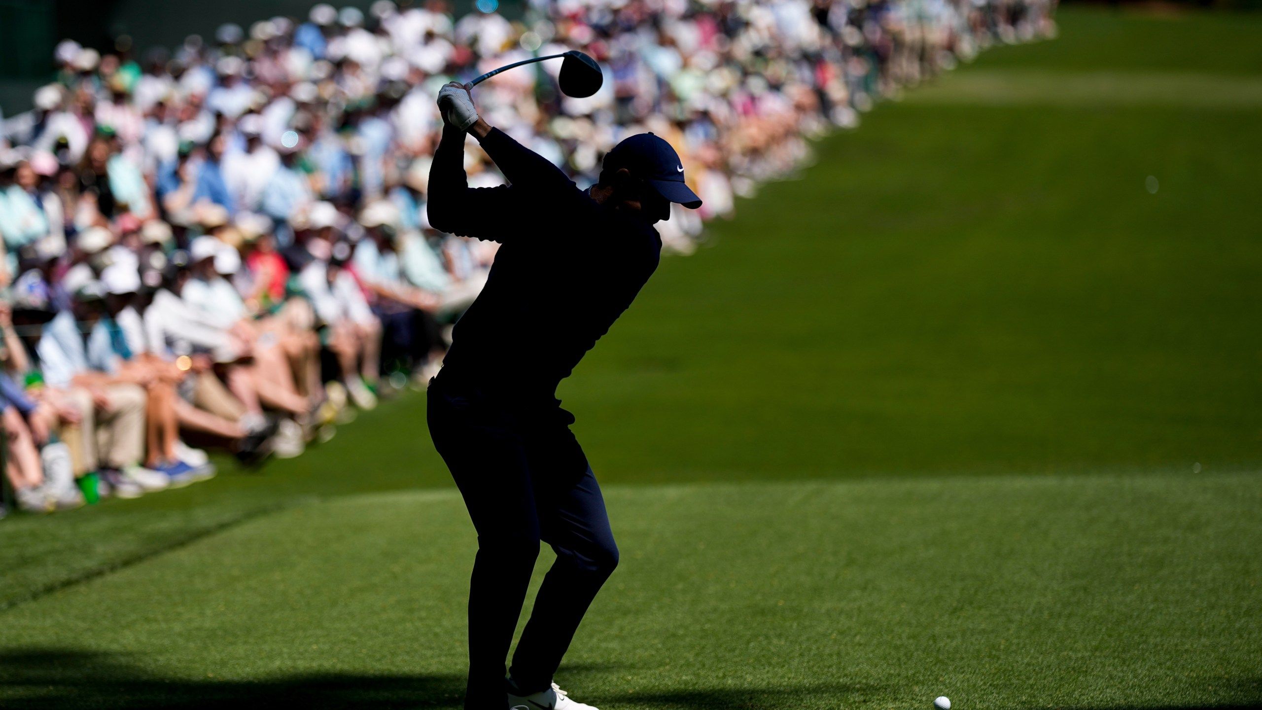 2560x1440 McIlroy has another reason to celebrate with his best Masters start in 15 years to share the lead