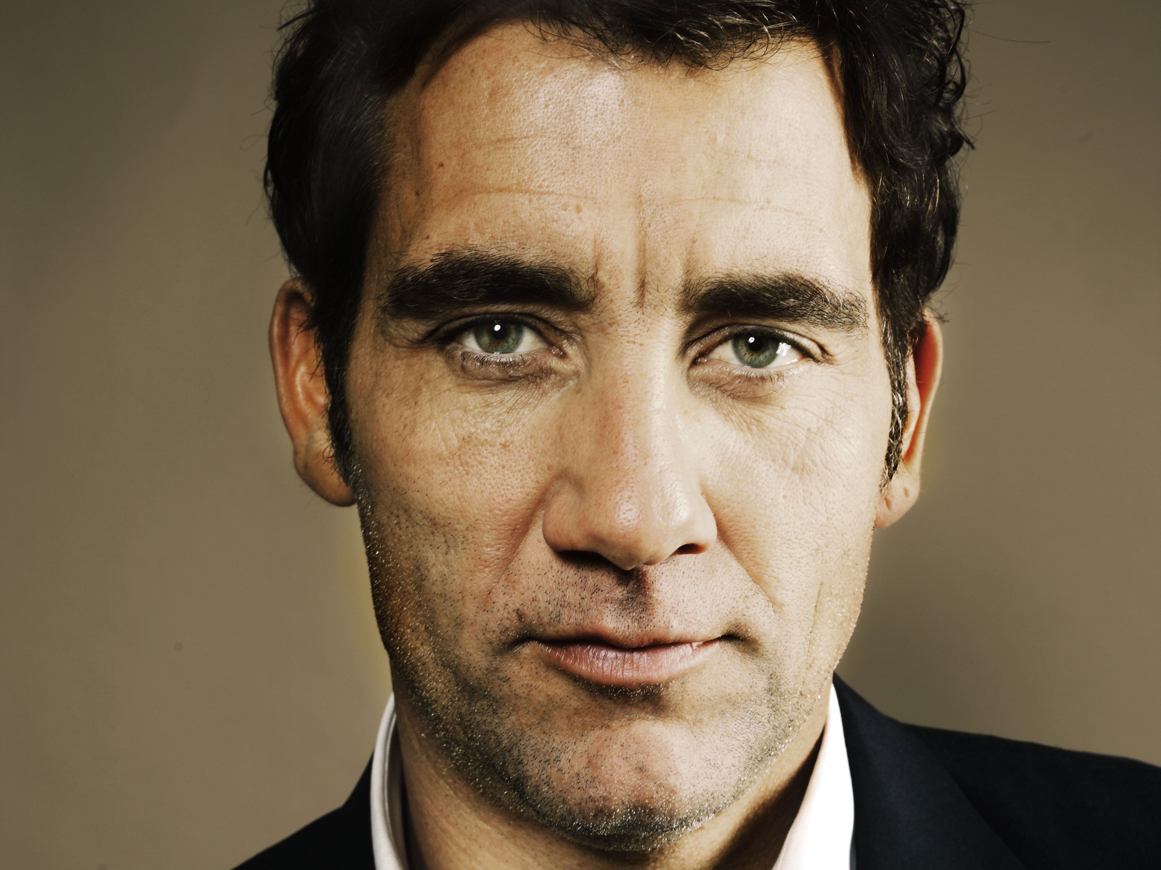 3744x2808 Download Celebrity Clive Owen HD Wallpaperx2808