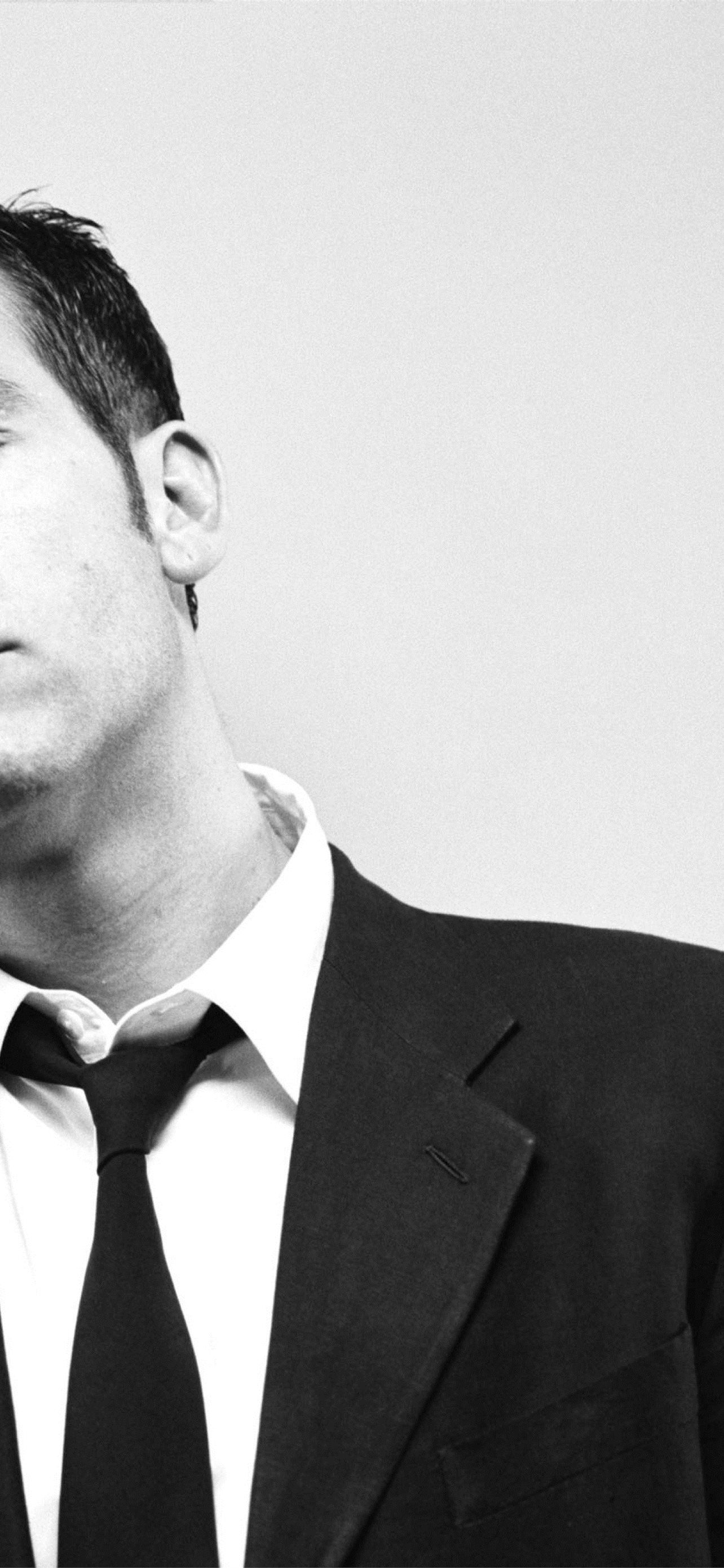 1284x2778 Best Clive owen iPhone HD Wallpaper