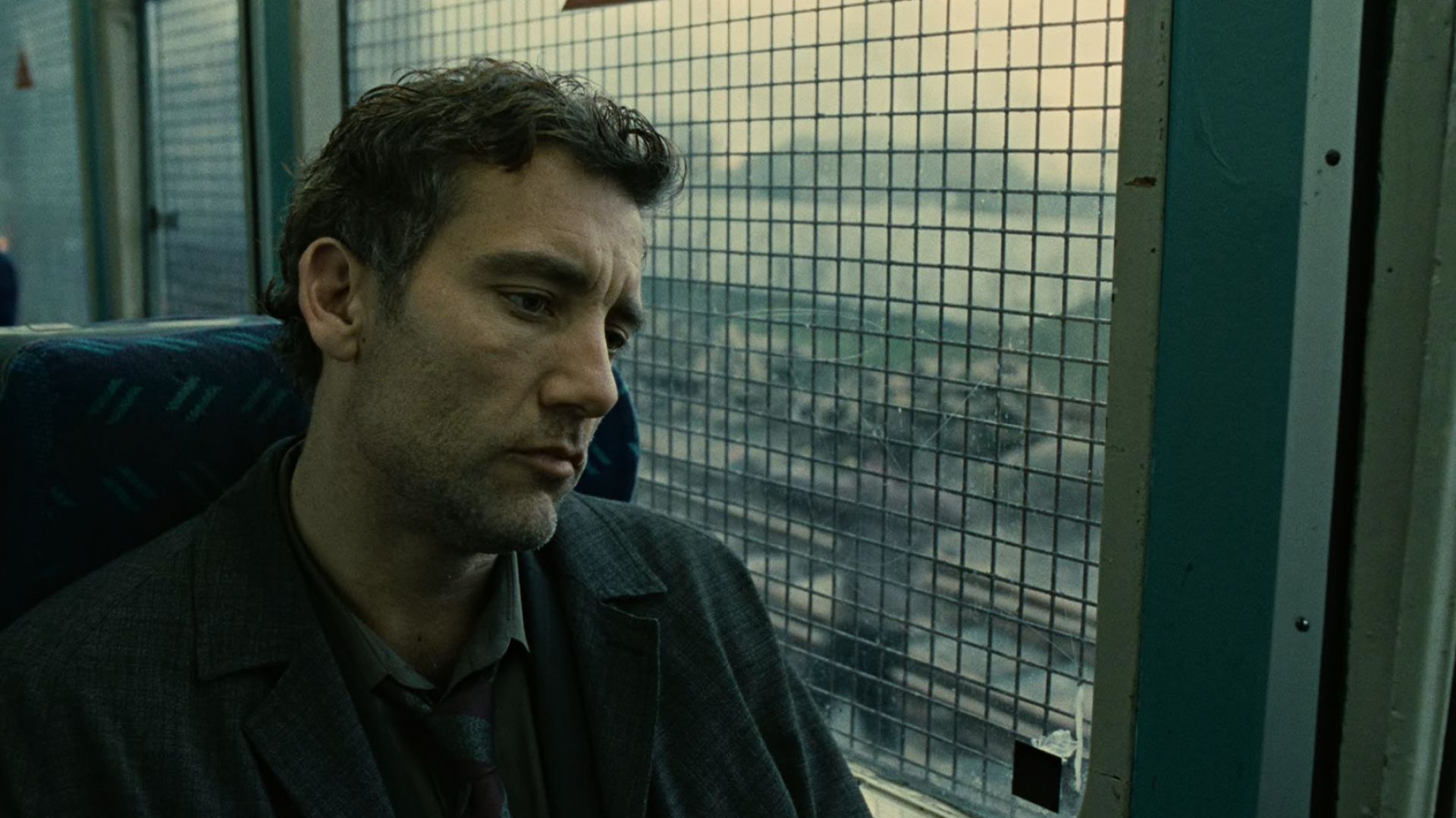 1920x1080 Clive Owen Wallpaper