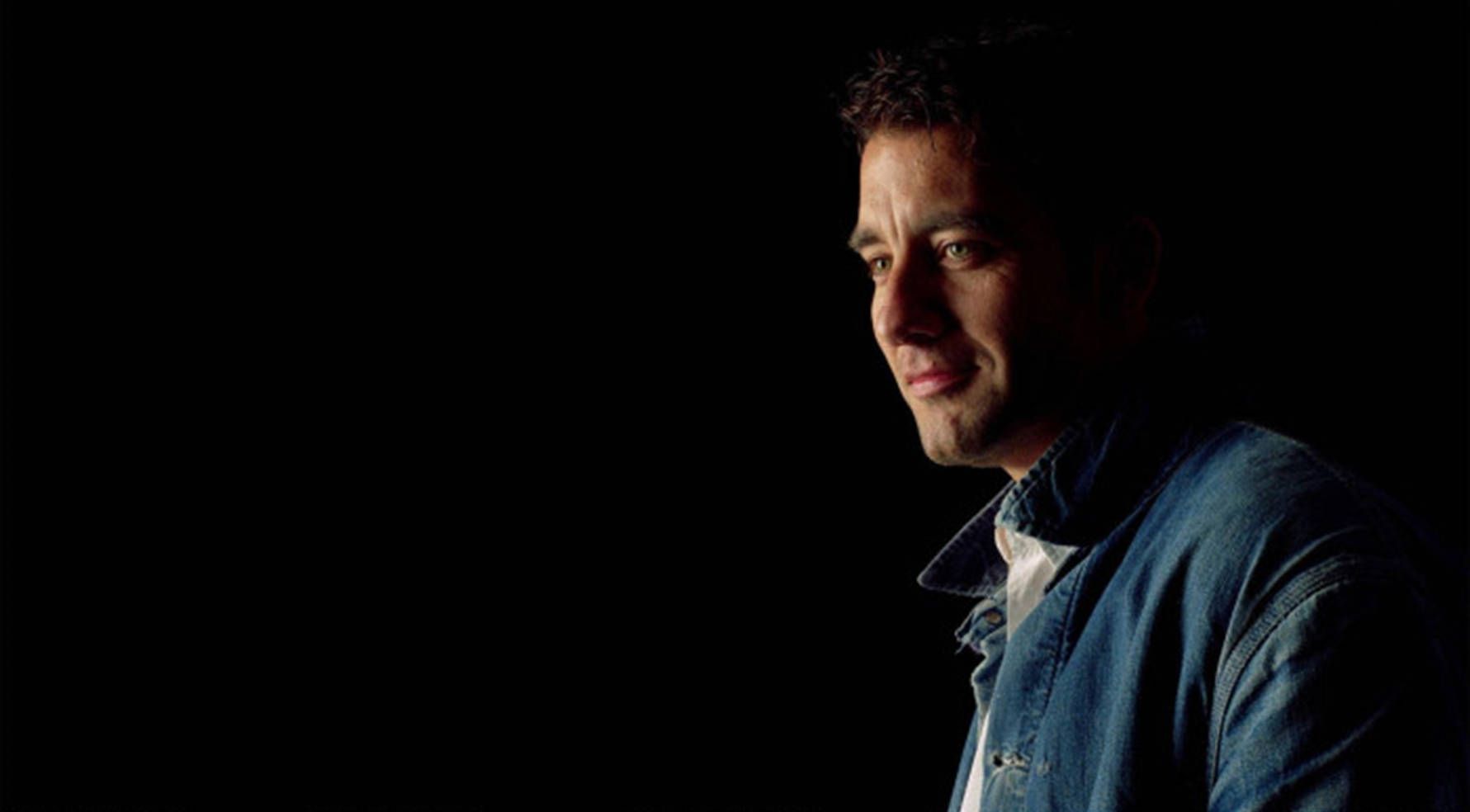 1781x984 Download Side View Clive Owen Wallpaper
