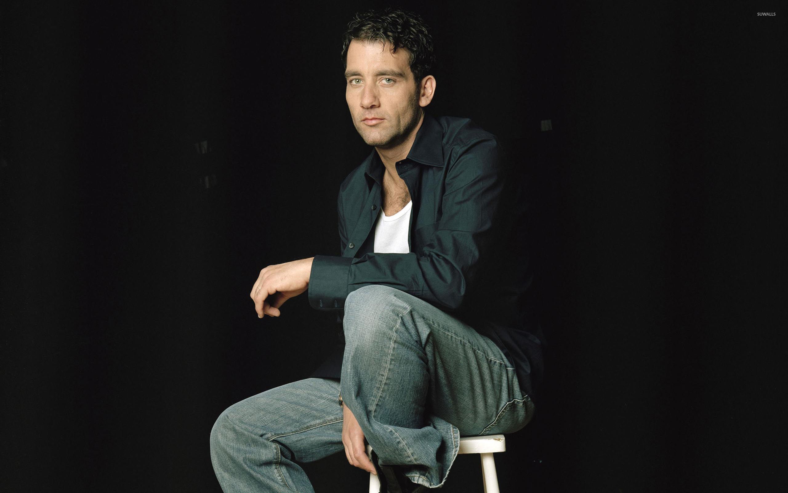 2560x1600 Clive Owen wallpaper celebrity wallpaper