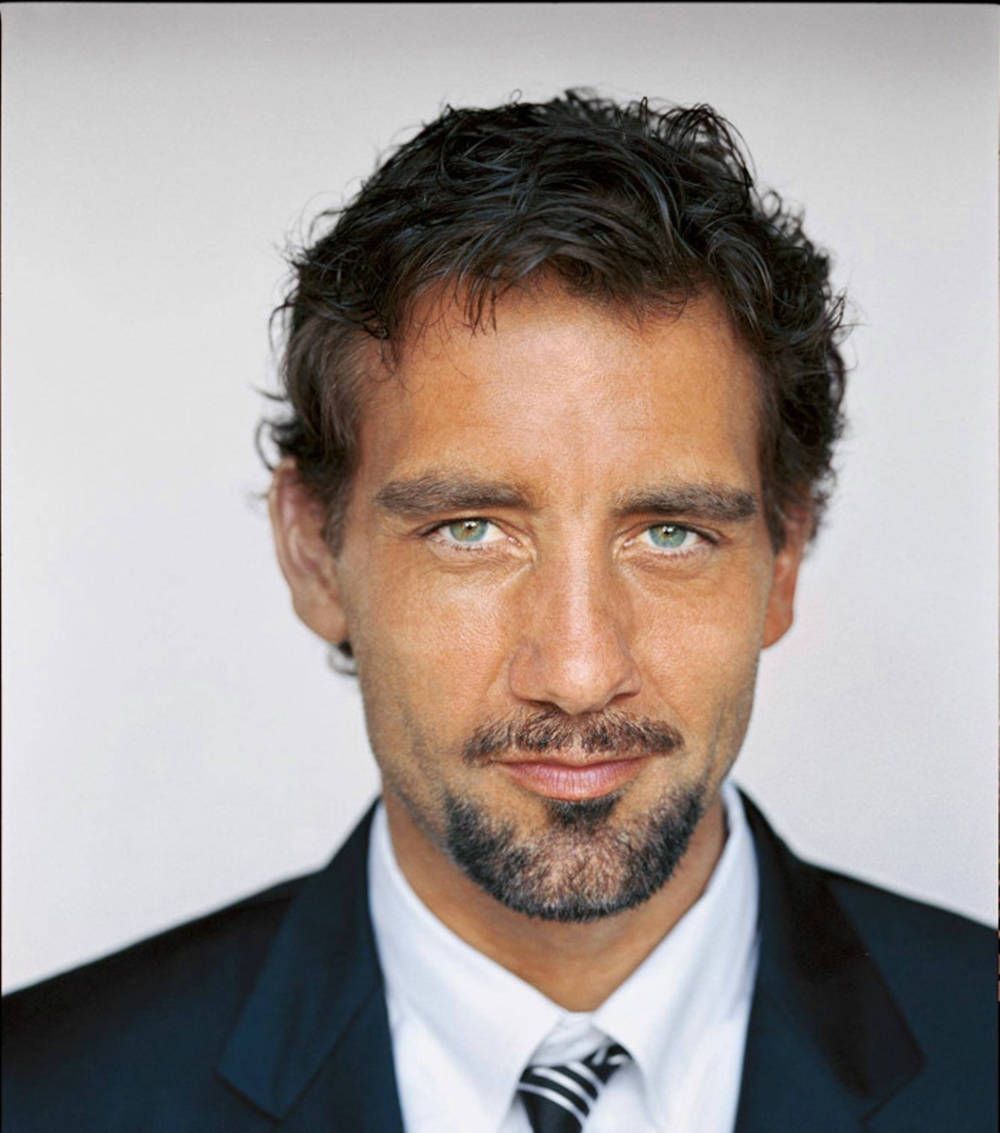 1000x1133 Download Blue Eyes Clive Owen Wallpaper