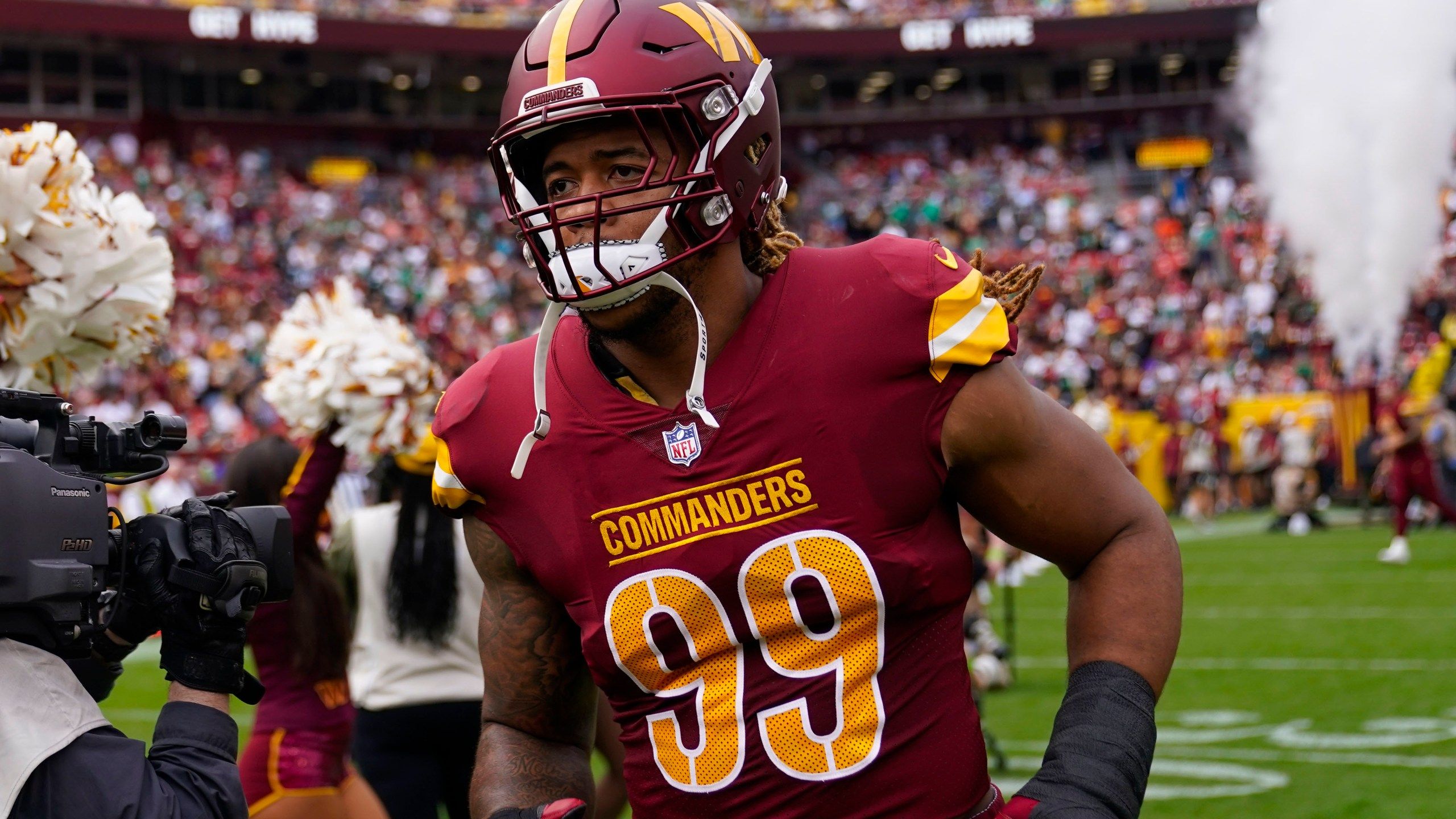 2560x1440 Commanders Jump Start Rebuild By Trading Chase Young To The 49ers And Montez Sweat To The Bears