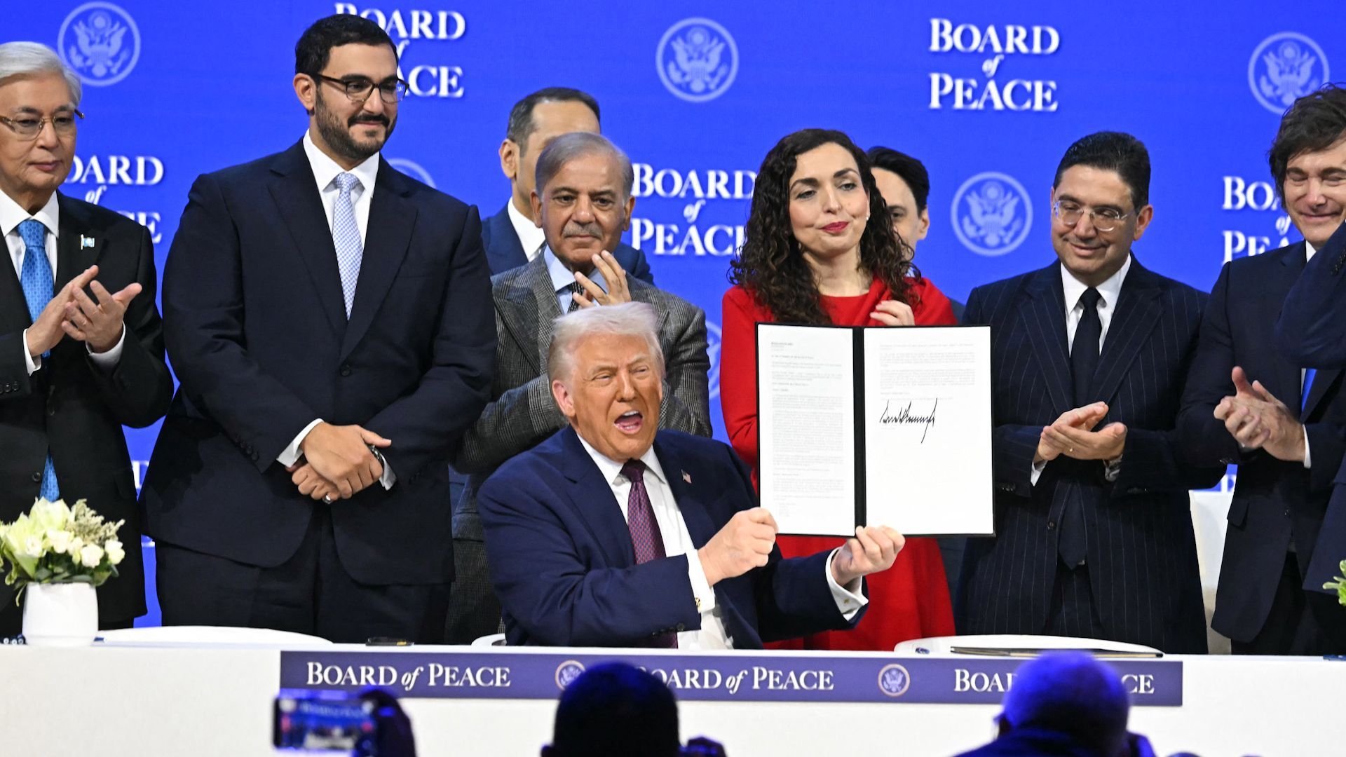 1920x1080 Donald Trump and world leaders sign ‘Board of Peace’ charter