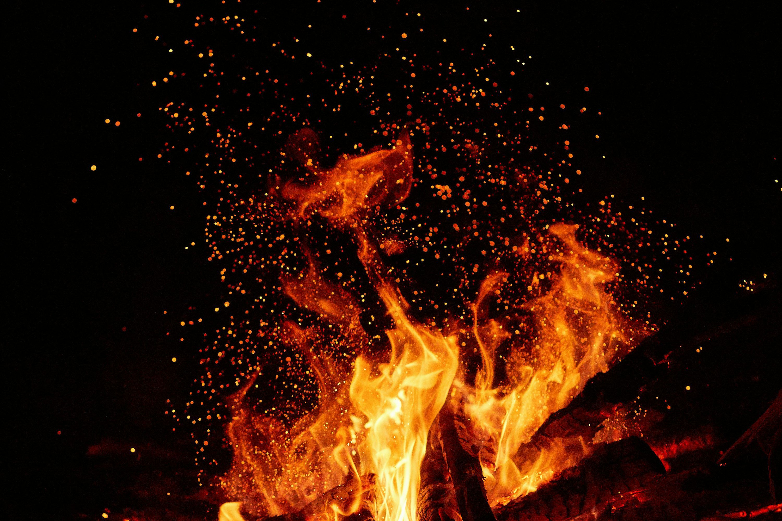 3000x2000 Bonfire at night