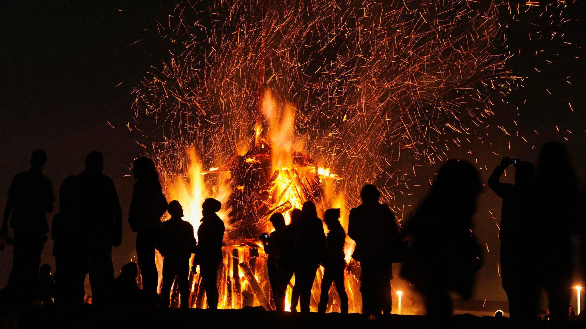 2048x1152 Bonfire Night: What is the story behind it?