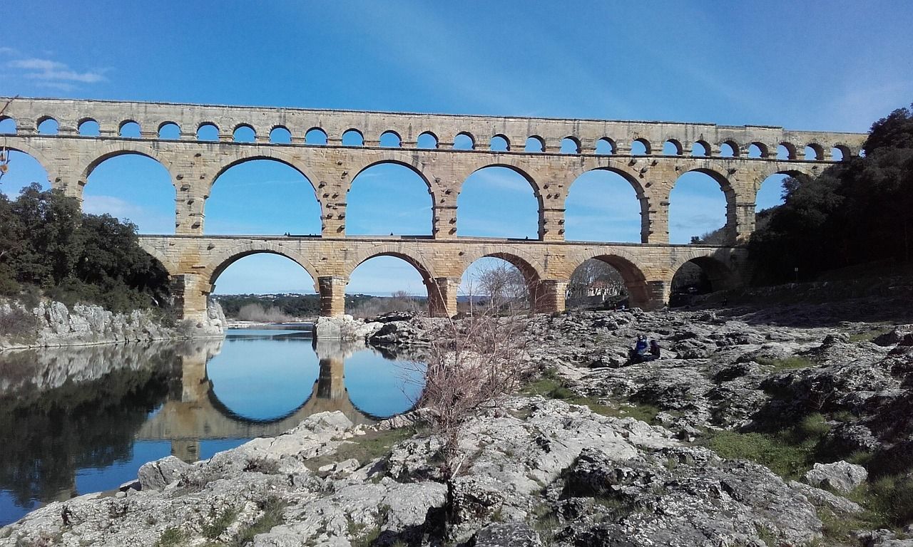 1280x768 Pont du Gard Roman aqueduct in France photo