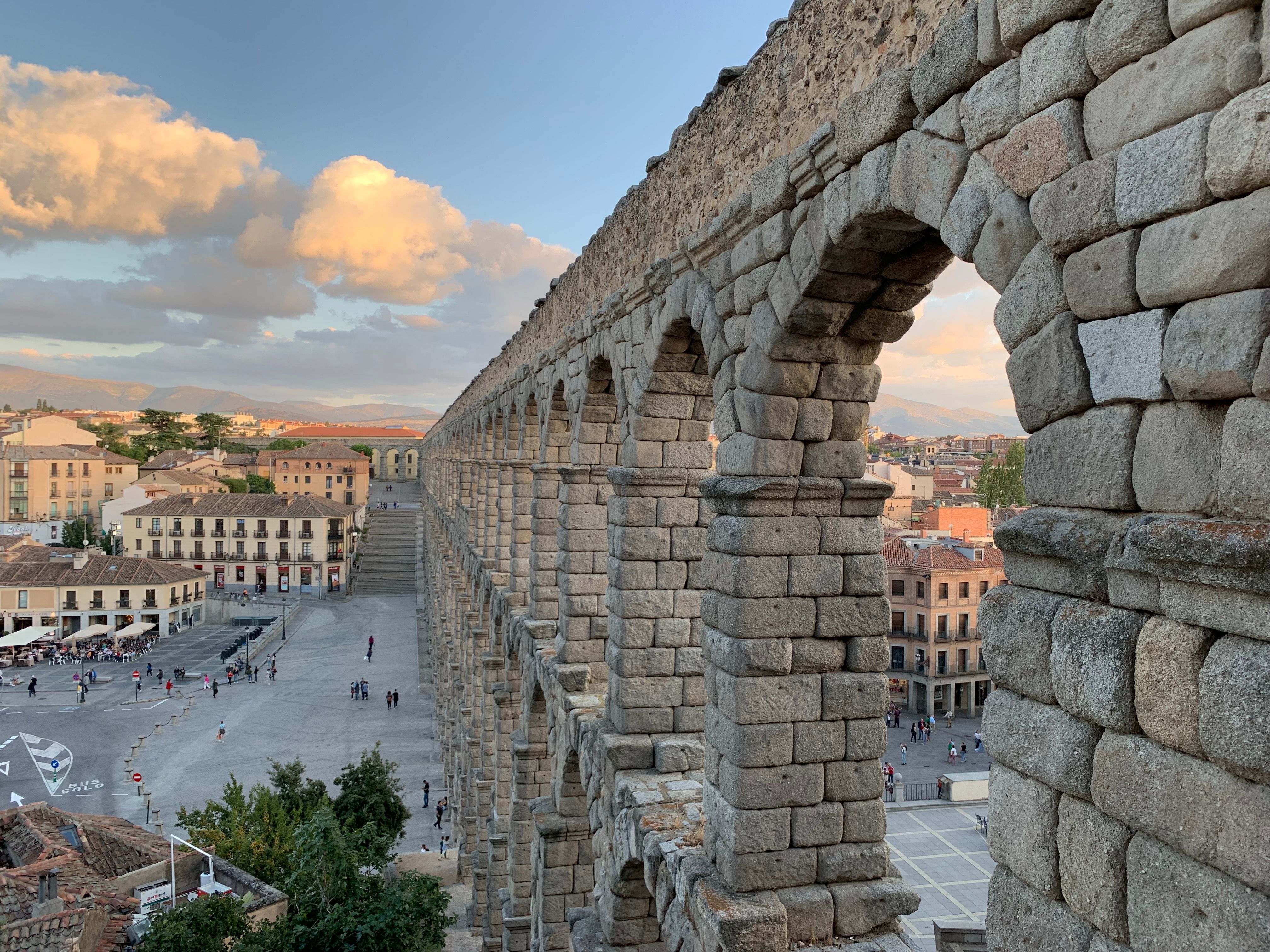 4032x3024 Ancient Roman Aqueduct Against Blue Sky · Free