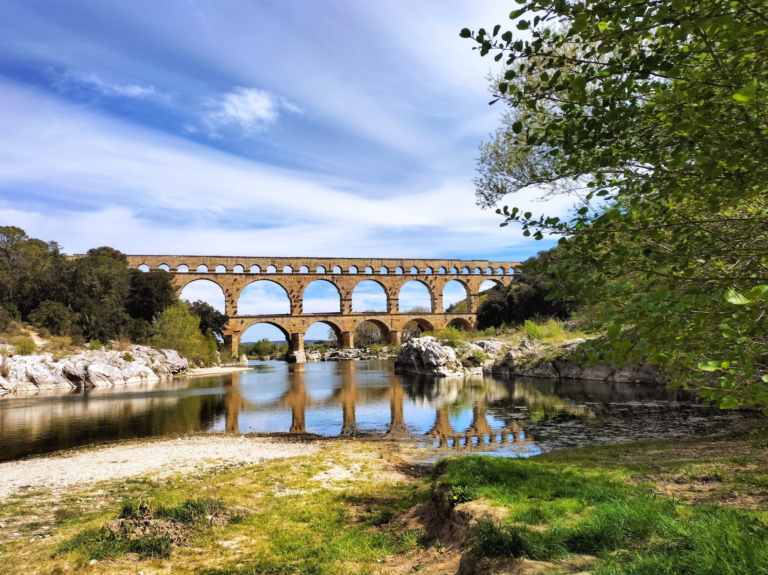 2560x1919 Pont du Gard, France: The Tallest Roman Aqueduct Still Standing