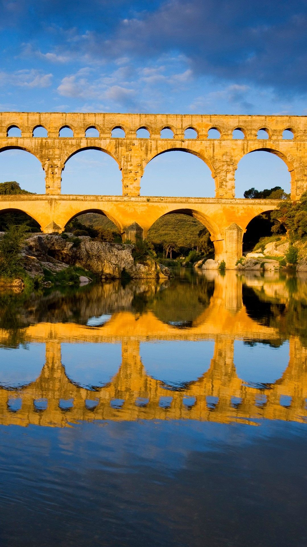 1080x1920 Roman Aqueduct, Pont Du Gard, Languedoc Roussillon, France. Windows Spotlight Image