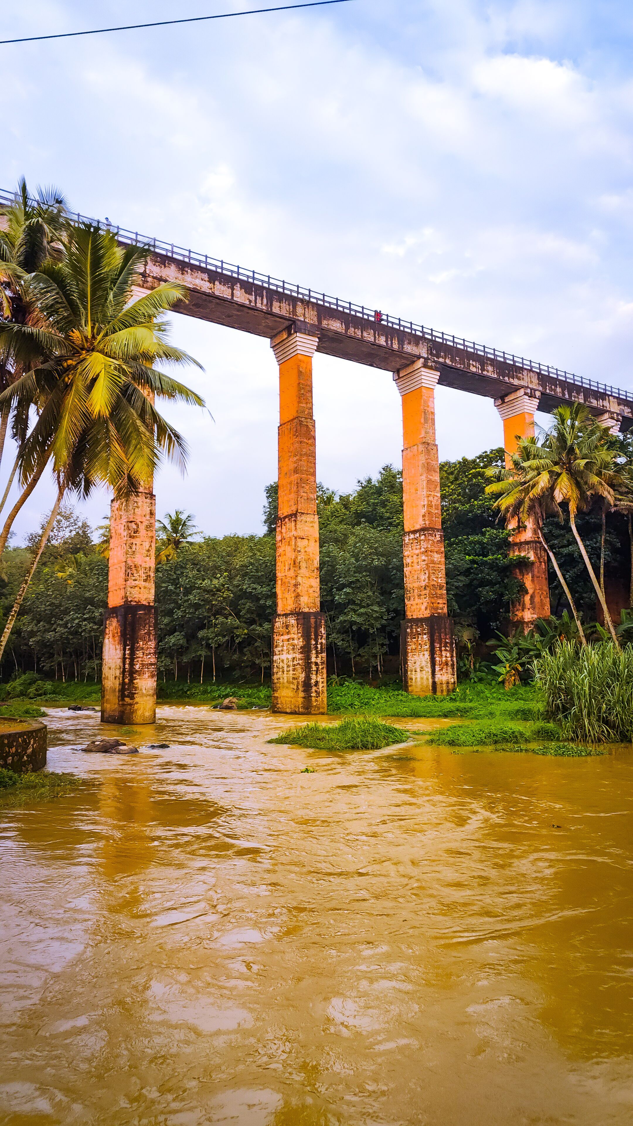 2160x3840 Mathor Aqueduct in India · Free