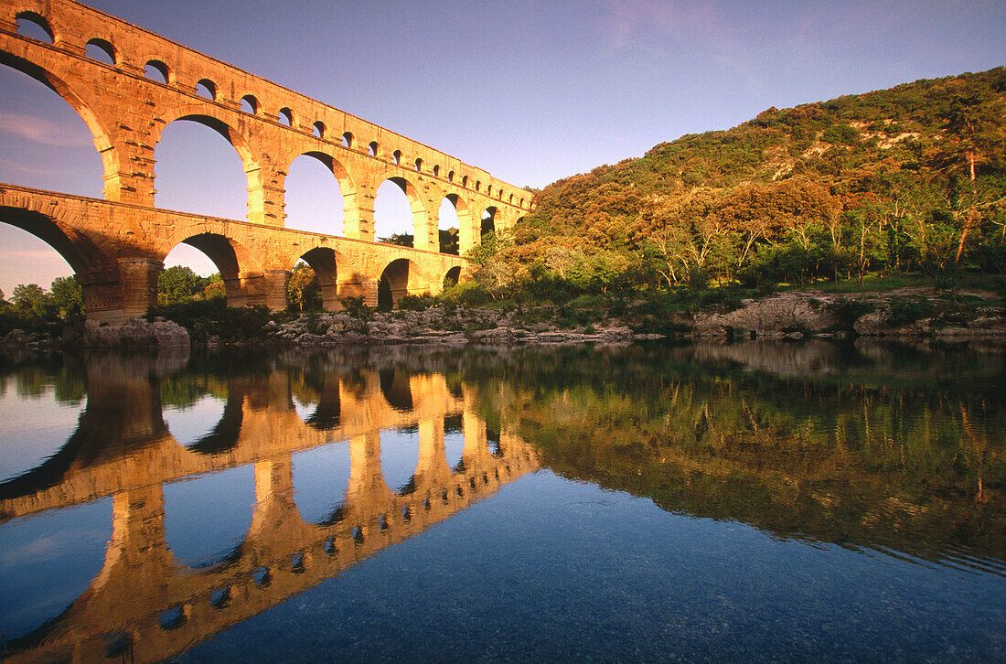 1100x726 Pont du Gard, Roman aqueduct. Provence