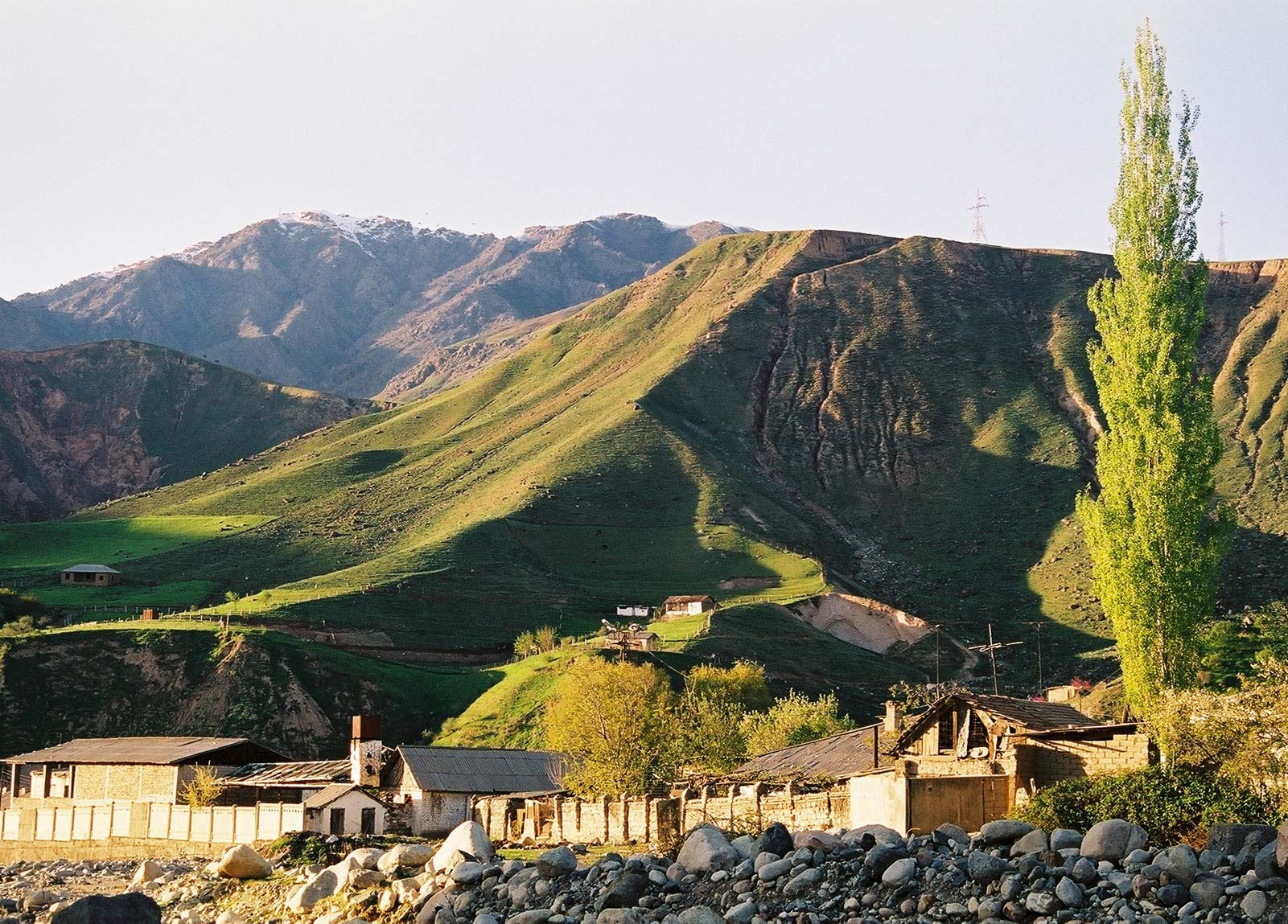 1601x1149 Tajikistan Wallpaper