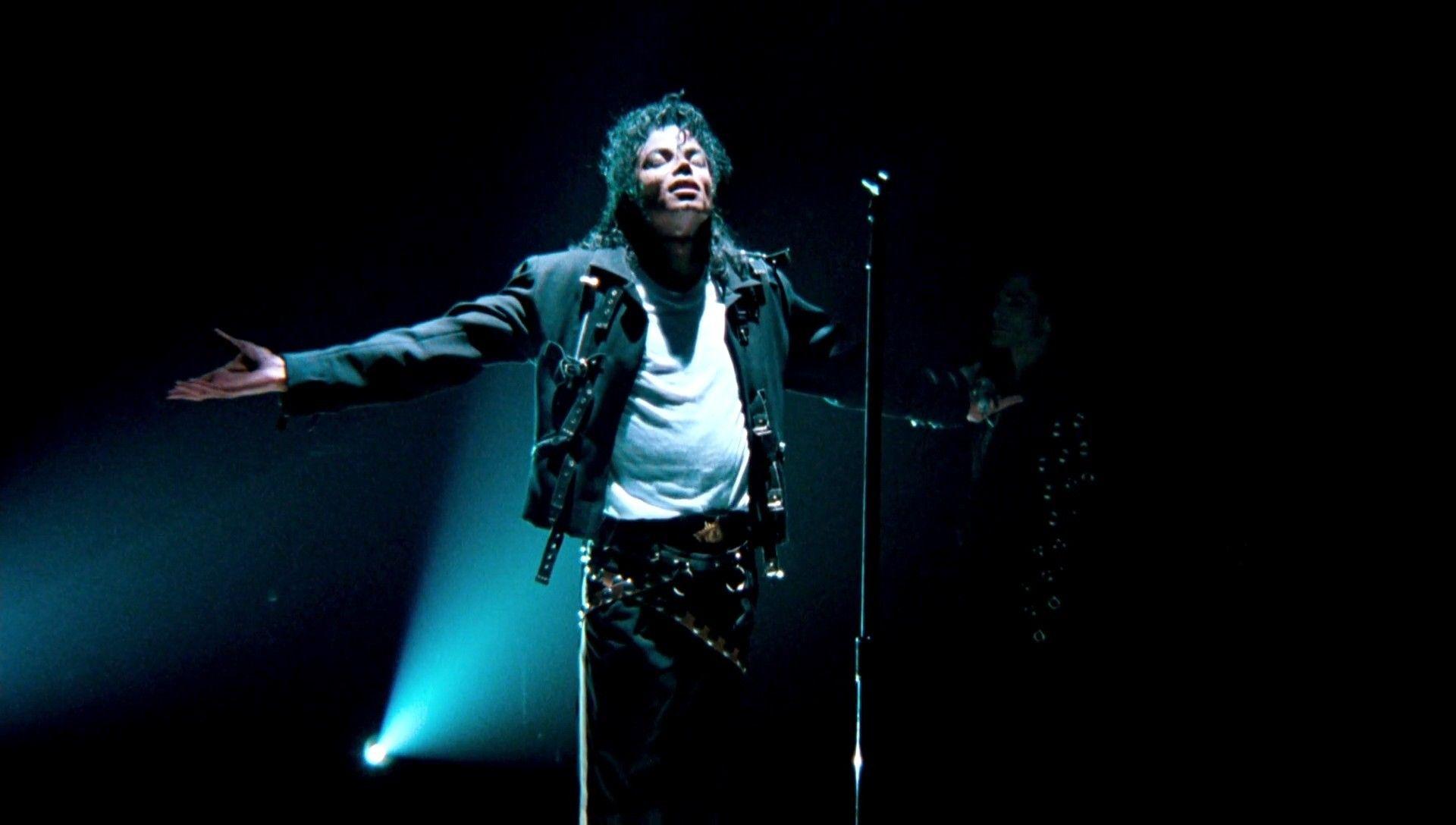Michael Jackson Bw Concert King Of Pop iPhone Wallpapers Free Download