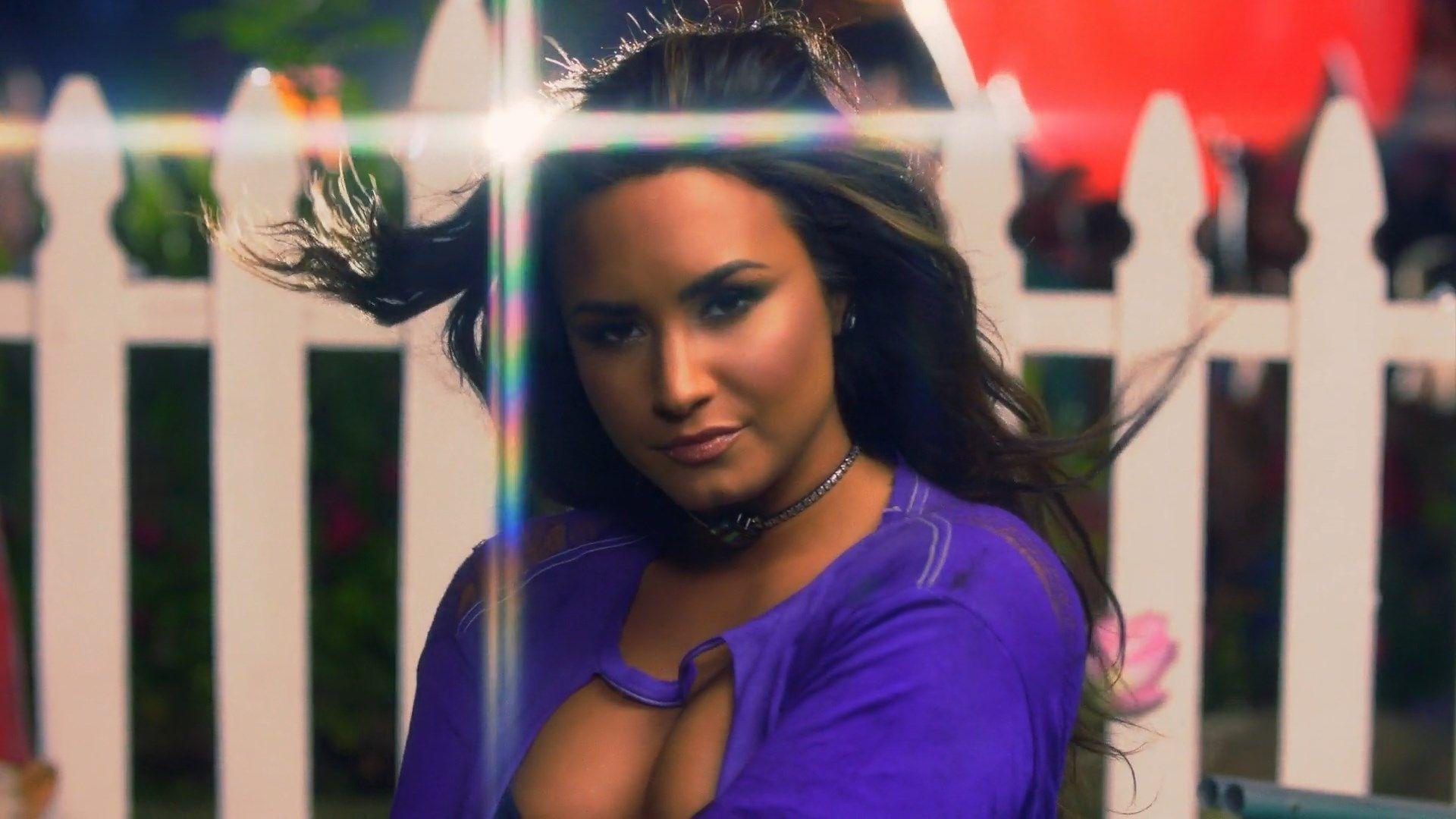 1920x1080 WEB RiP Lovato Not Sorry Video (Vevo 1080p) (Hyrus)
