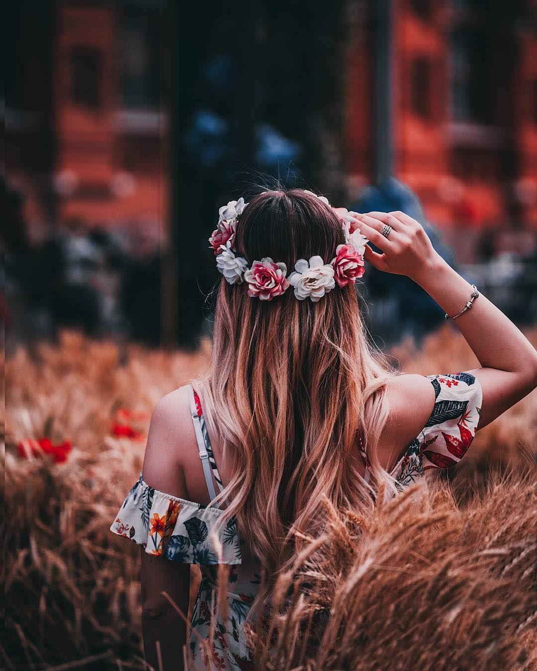 1080x1350 11k Likes, 154 Comments Portraiture on Instagram: “Flower Crown. Profile photography, Portrait photography poses, Portrait photography