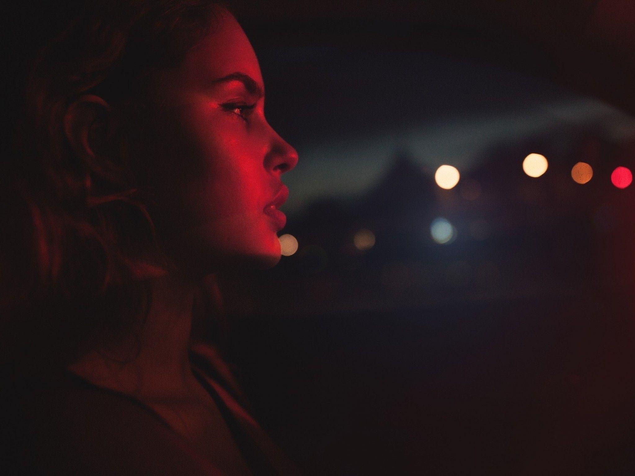 2048x1536 Download 2048x1536 Girl, Profile View, Looking Away, Red Light, Night, Model Wallpaper for Ainol Novo 9 Spark